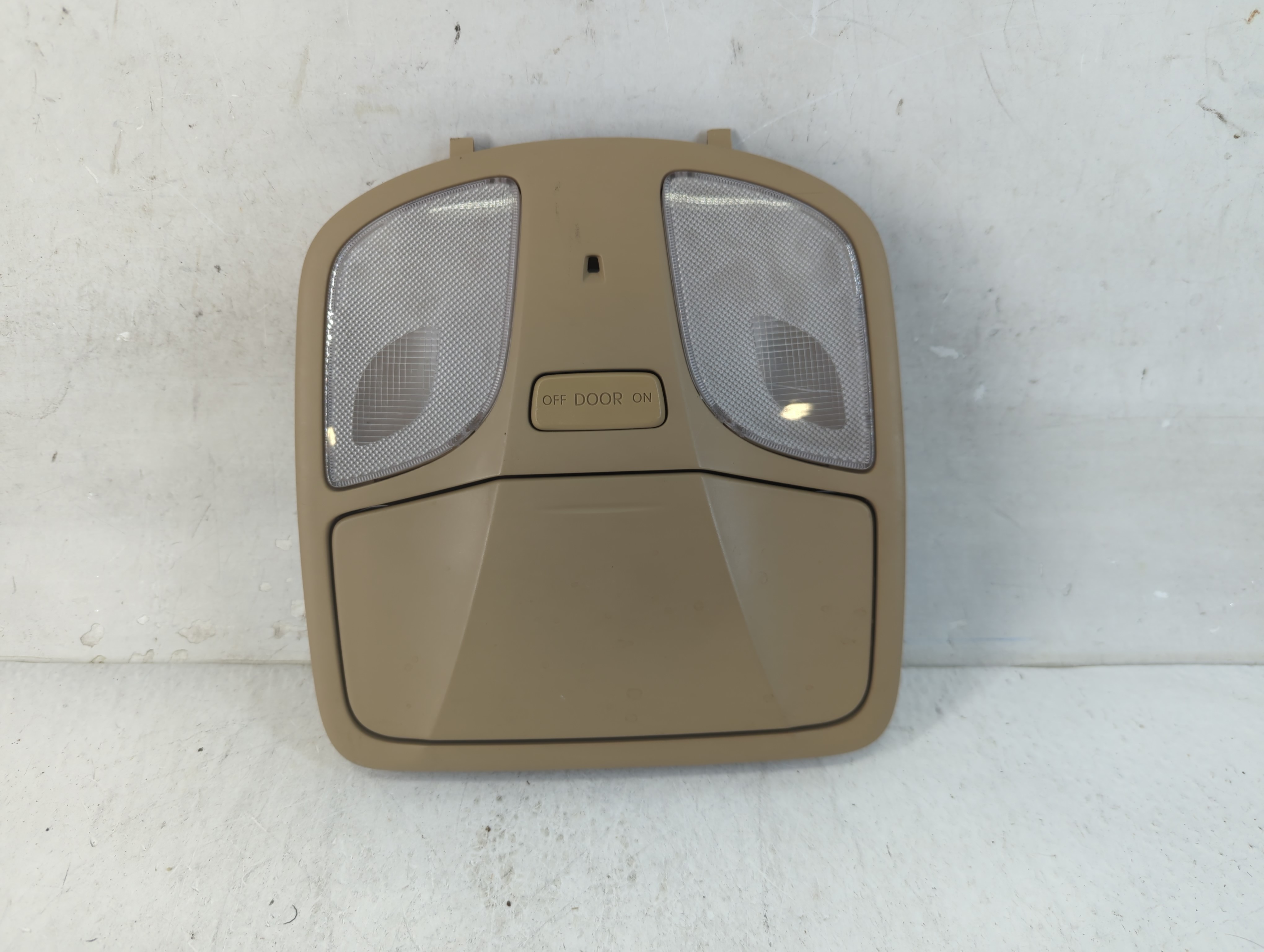 2012 Hyundai Sonata Overhead Roof Console 918830 - Oemusedautoparts1.com