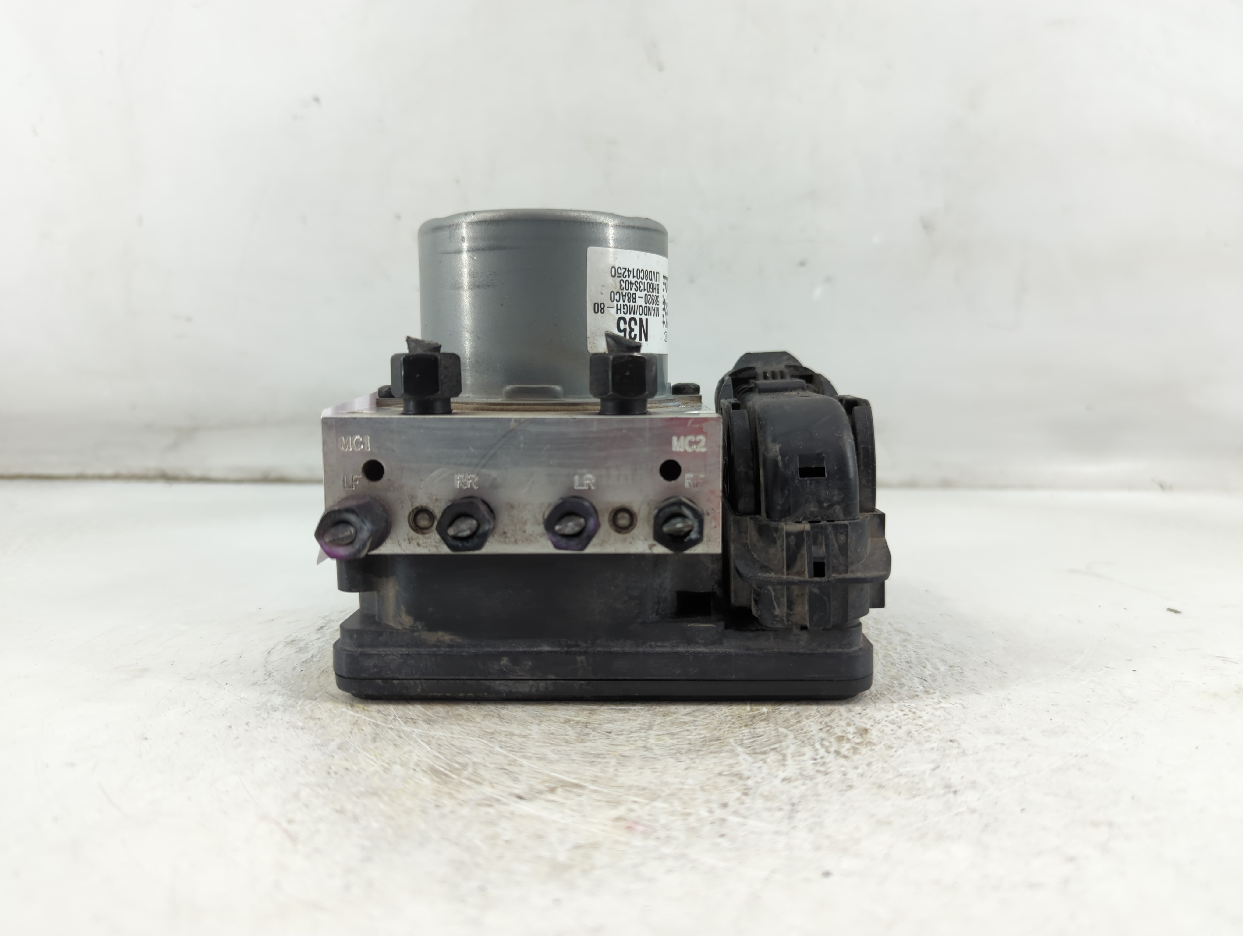 Picture of 2017-2018 Hyundai Santa Fe Abs Pump Control Module 918851