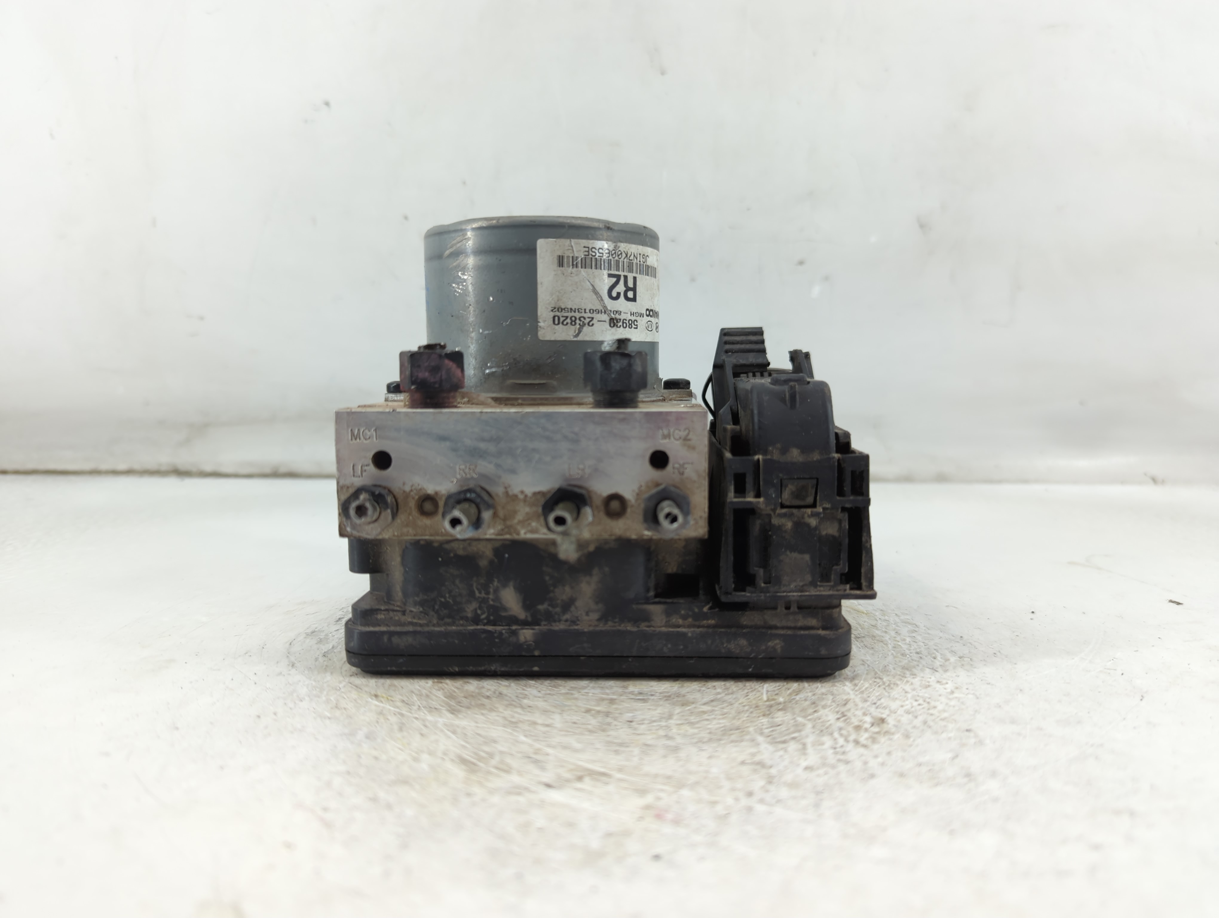 2014-2015 Hyundai Tucson Abs Pump Control Module 918857 - Oemusedautoparts1.com
