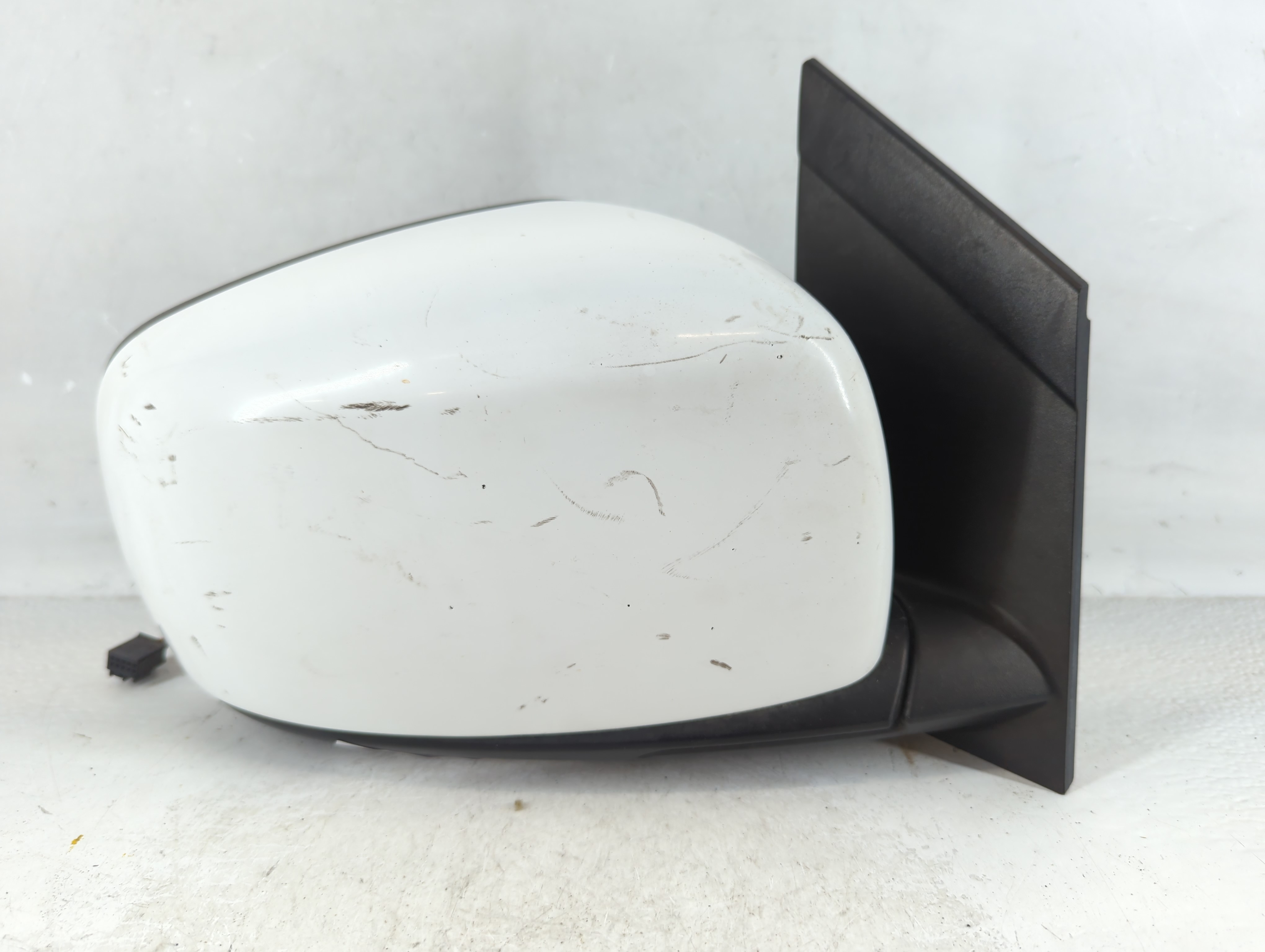 2011 Chrysler Town & Country Passenger Right Side View Power Door Mirror 918876 - Oemusedautoparts1.com