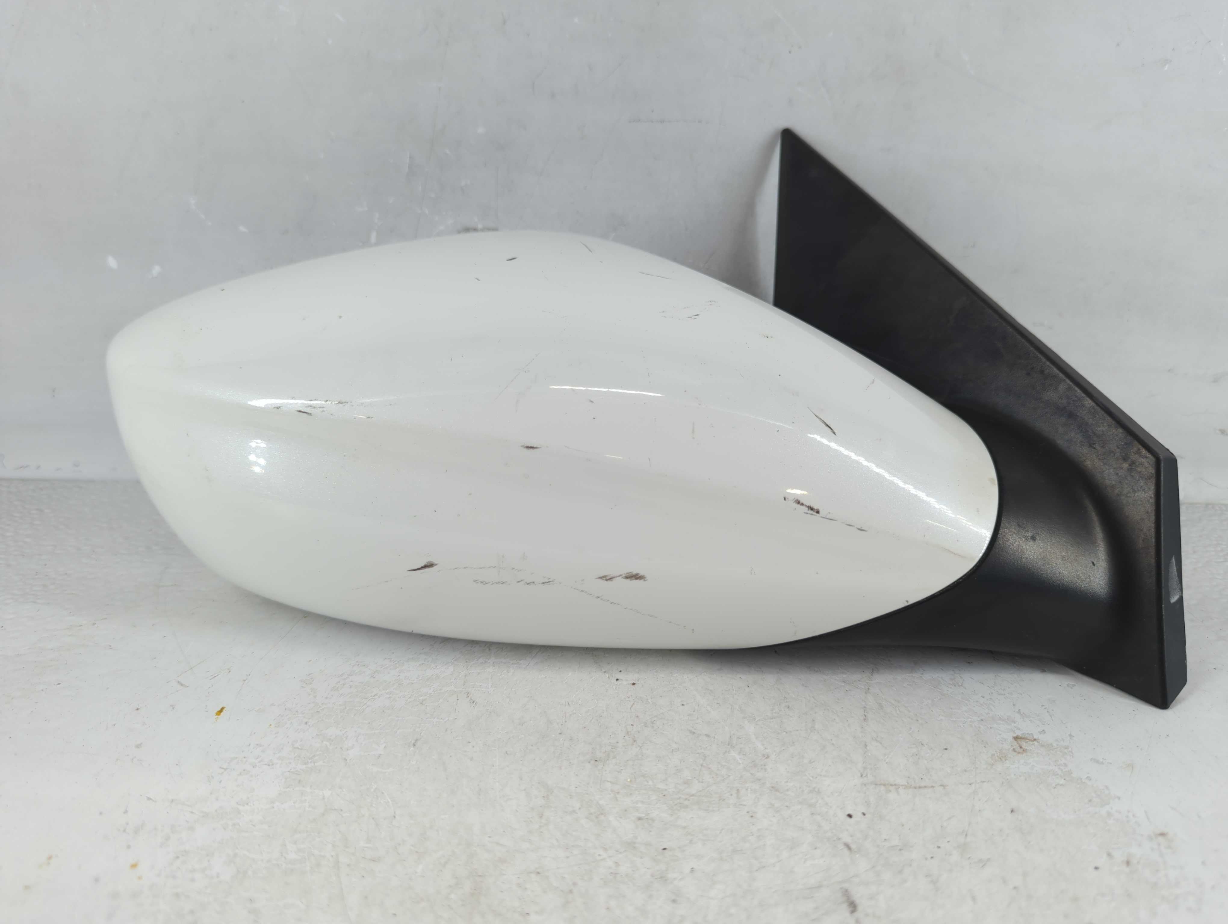 2015-2020 Dodge Charger Passenger Right Side View Power Door Mirror White 918914 - Oemusedautoparts1.com