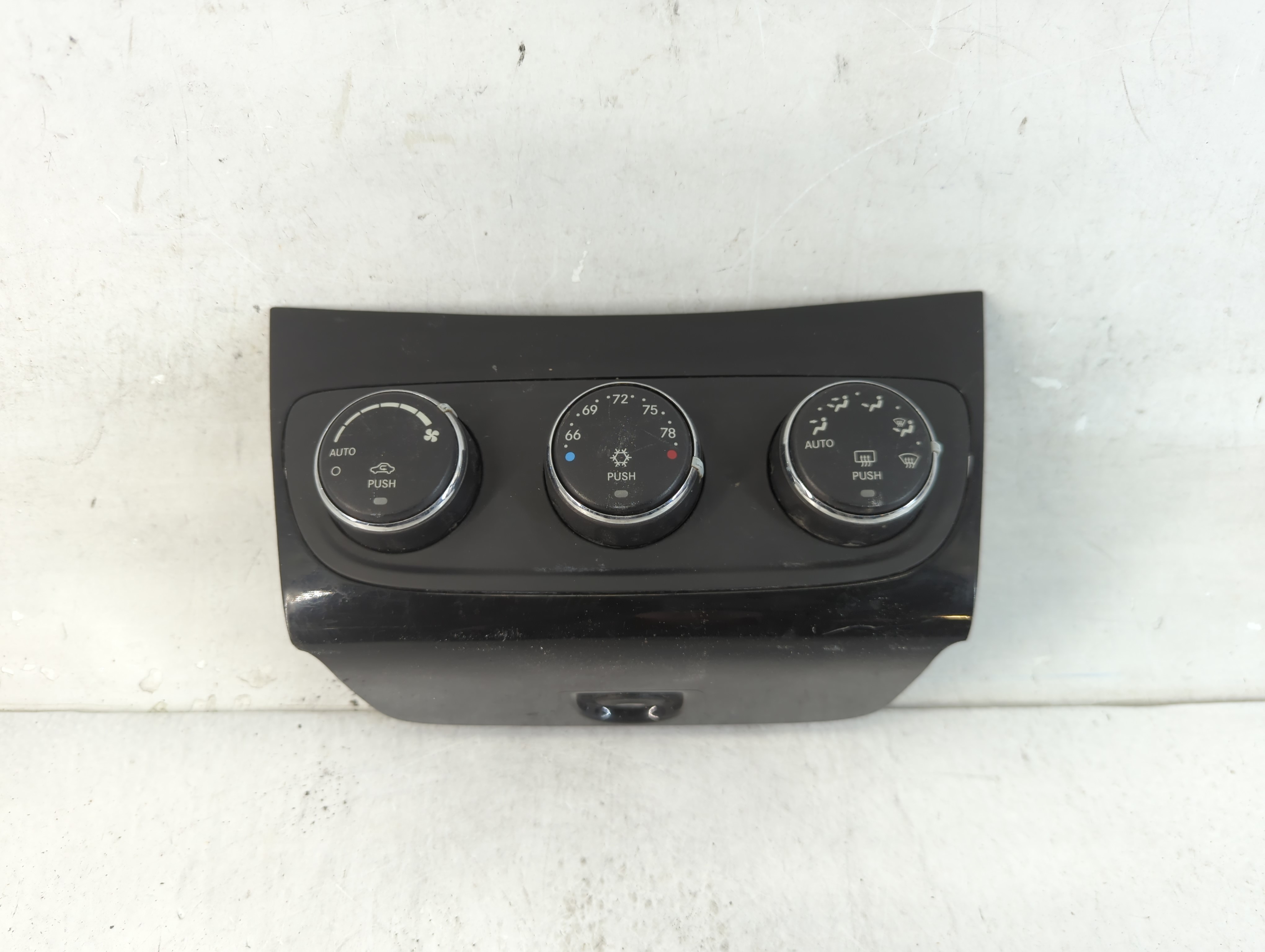 2011-2014 Chrysler 200 Ac Heater Climate Control P55111888ai 918930 - Oemusedautoparts1.com
