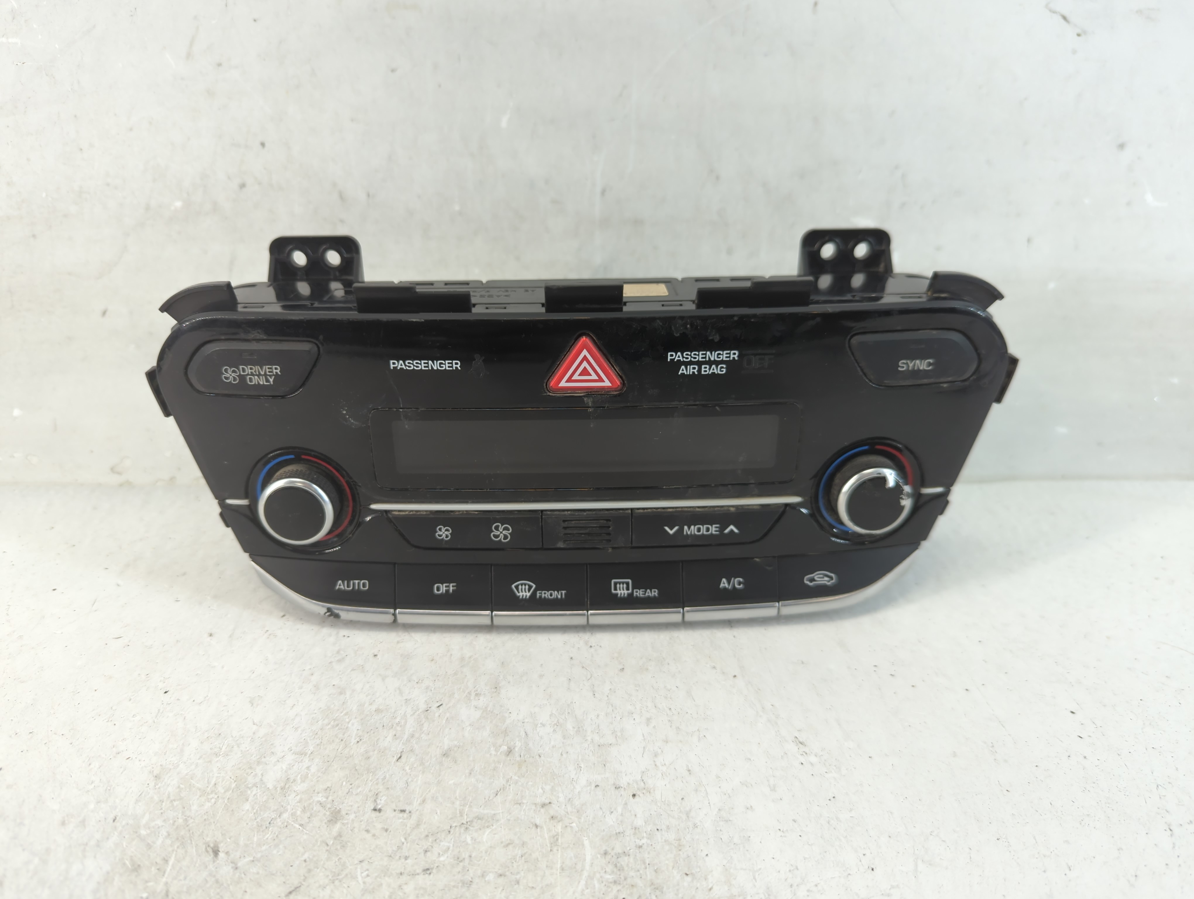 2017-2019 Hyundai Ioniq Ac Heater Climate Control 97250-g2070wmp 918937 - Oemusedautoparts1.com