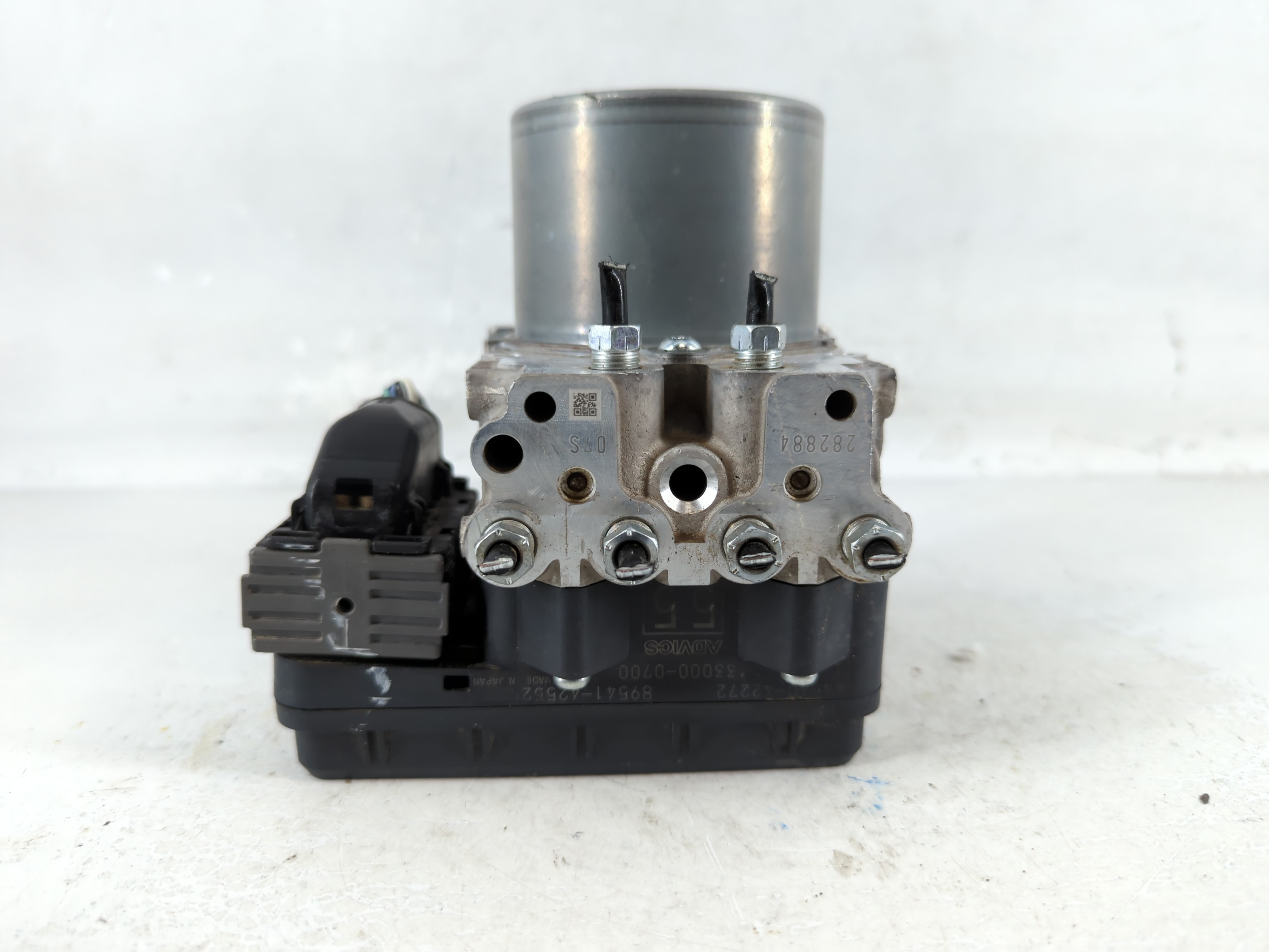 2015-2015 Toyota Rav4 Abs Pump Control Module 918957 - Oemusedautoparts1.com