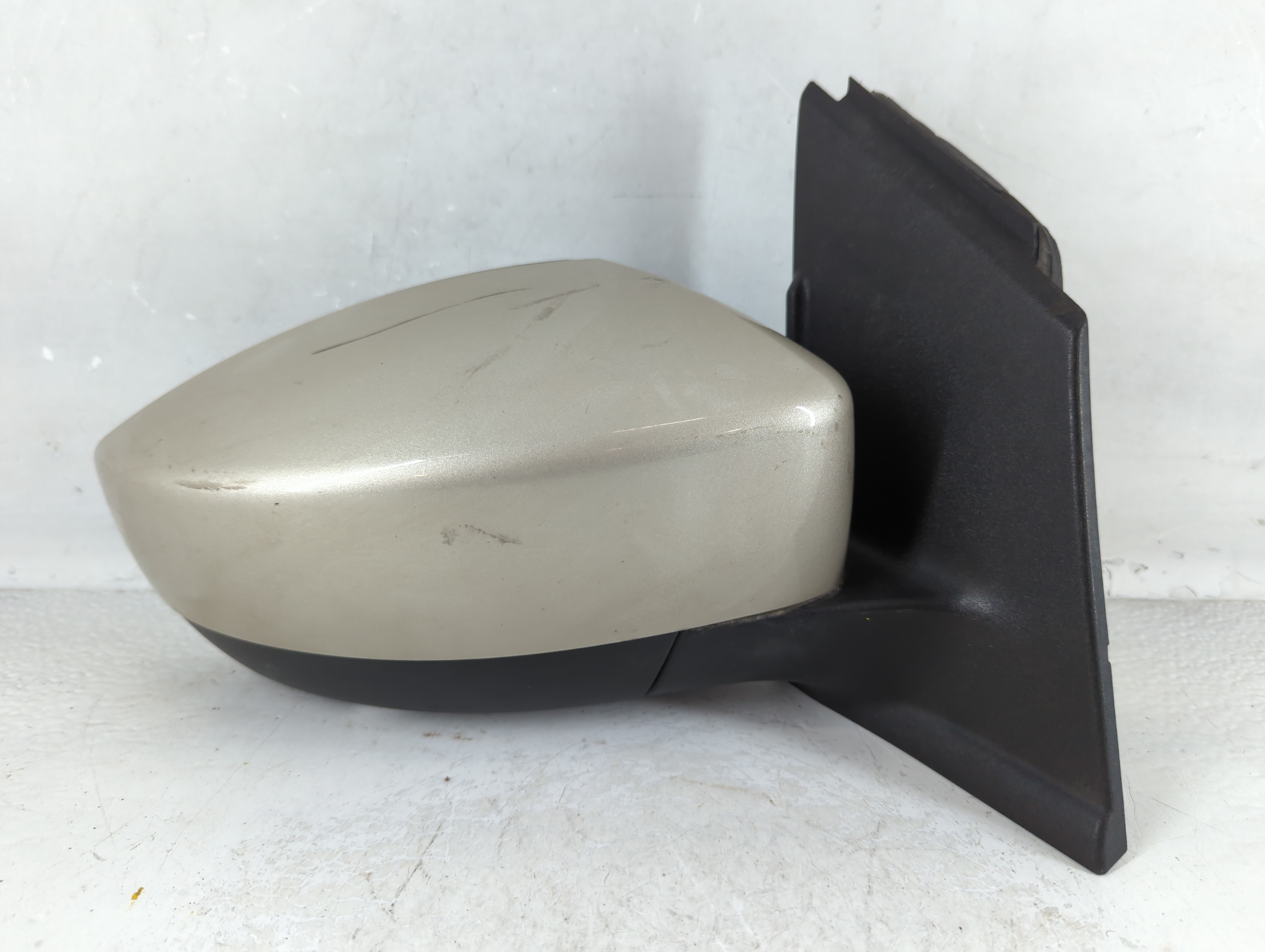 2017-2019 Ford Escape Passenger Right Side View Power Door Mirror Beige 918985 - Oemusedautoparts1.com