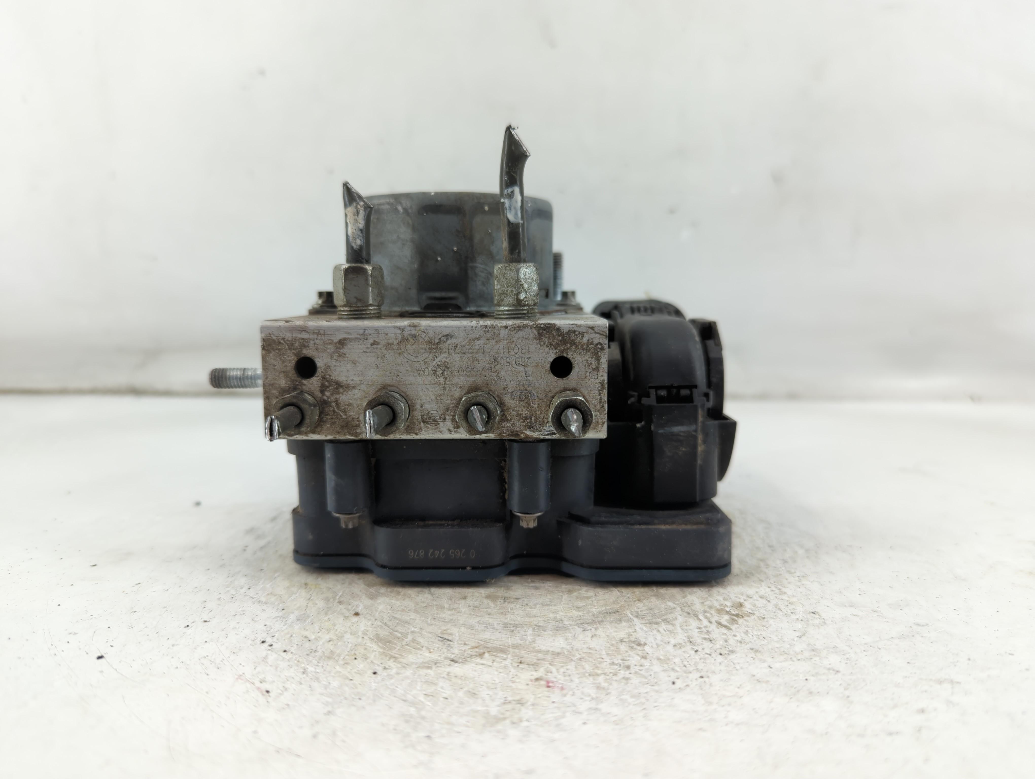 2013-2013 Nissan Versa Abs Pump Control Module 919000 - Oemusedautoparts1.com