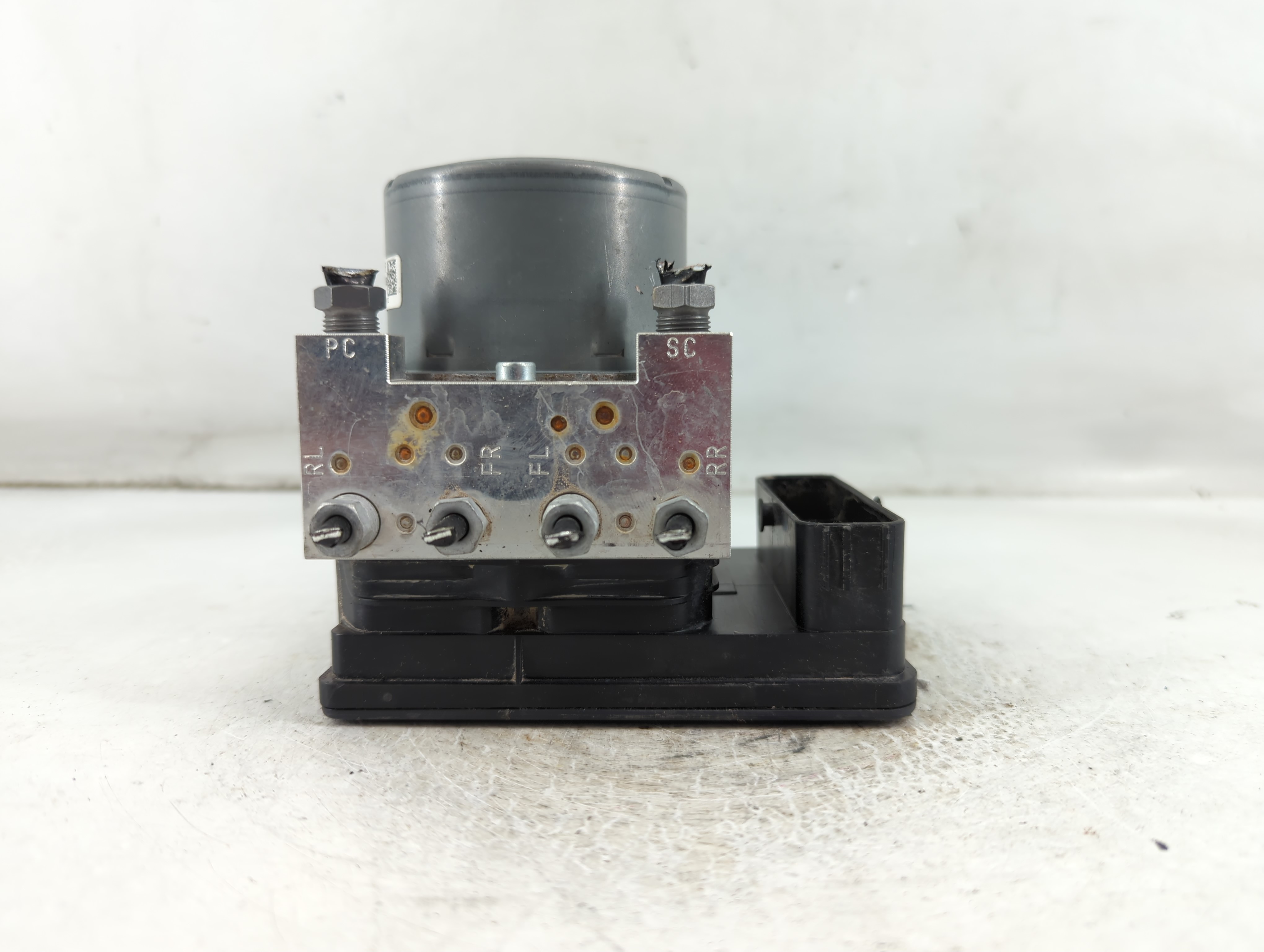 2015-2016 Land Rover Discovery Sport Abs Pump Control Module 919057 - Oemusedautoparts1.com