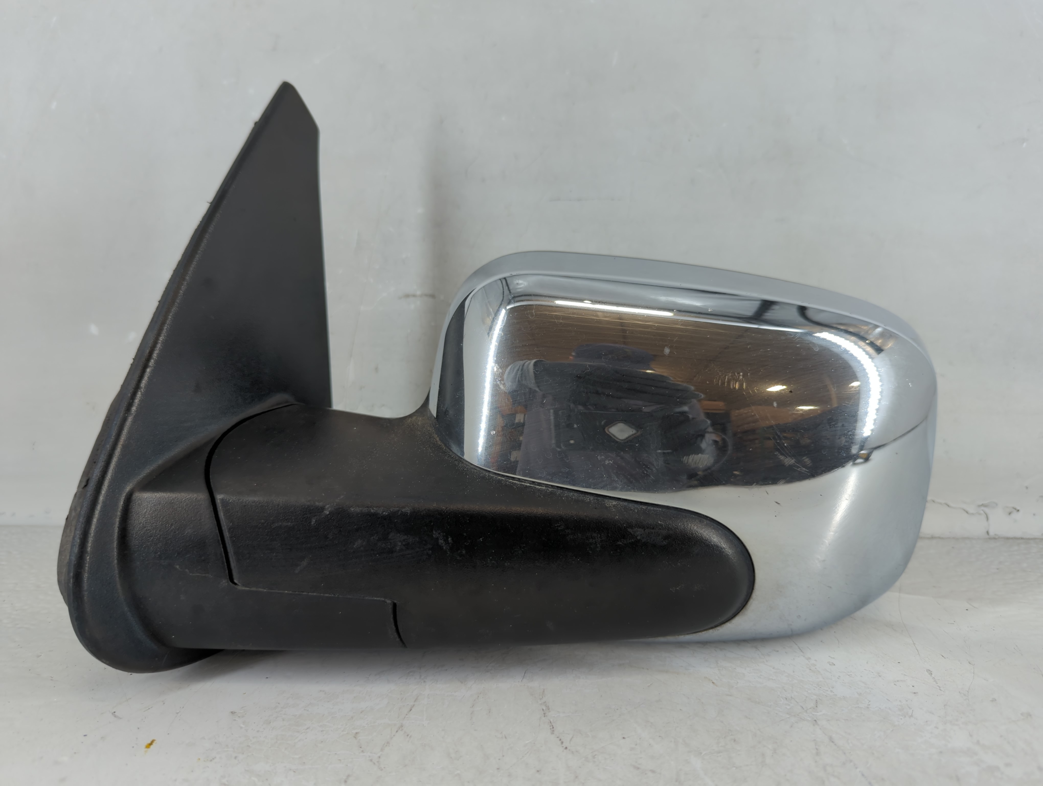2006-2011 Chevrolet Hhr Driver Left Side View Power Door Mirror Chrome 919070 - Oemusedautoparts1.com