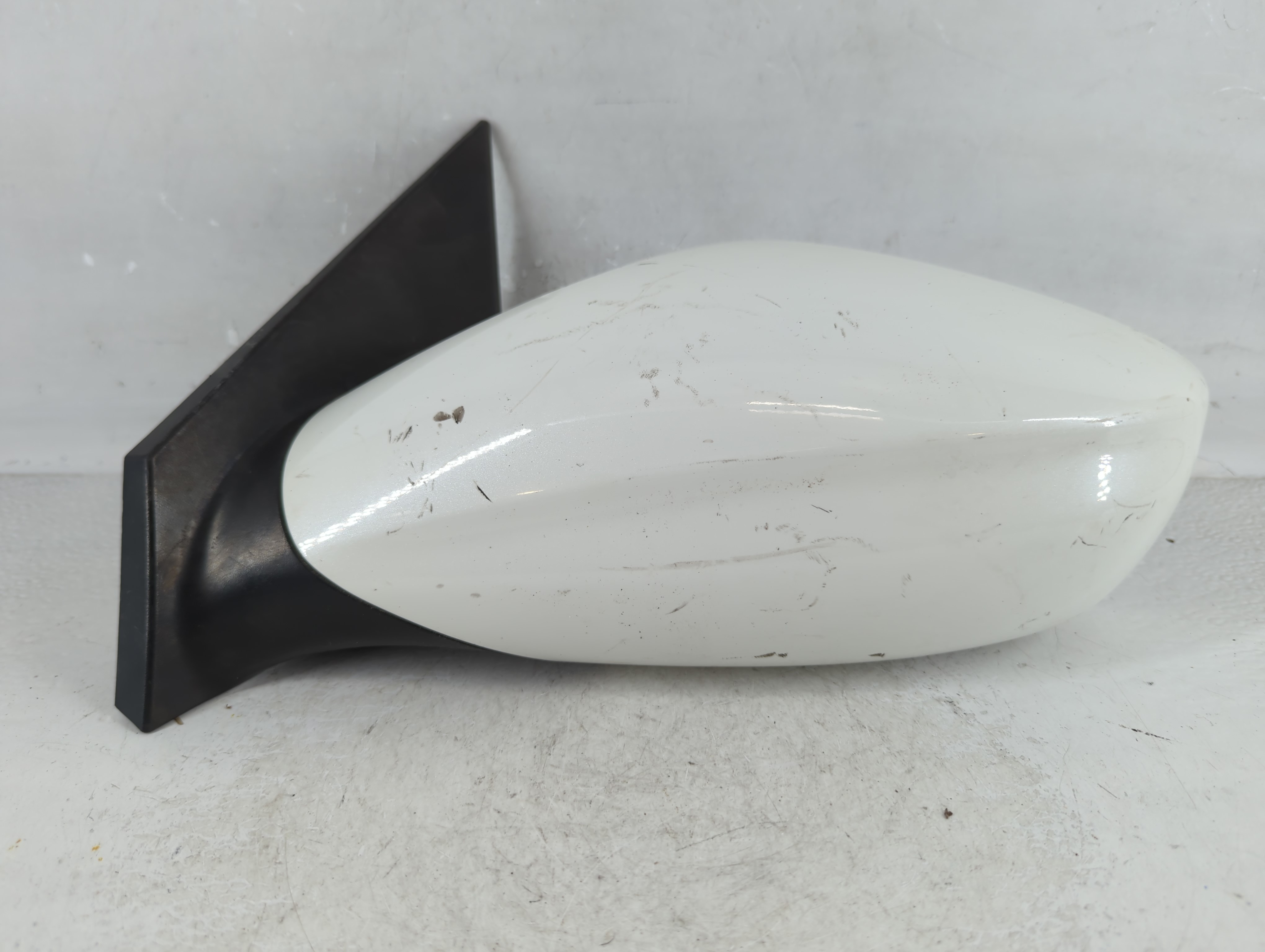 2011-2014 Hyundai Sonata Driver Left Side View Power Door Mirror White 919101 - Oemusedautoparts1.com