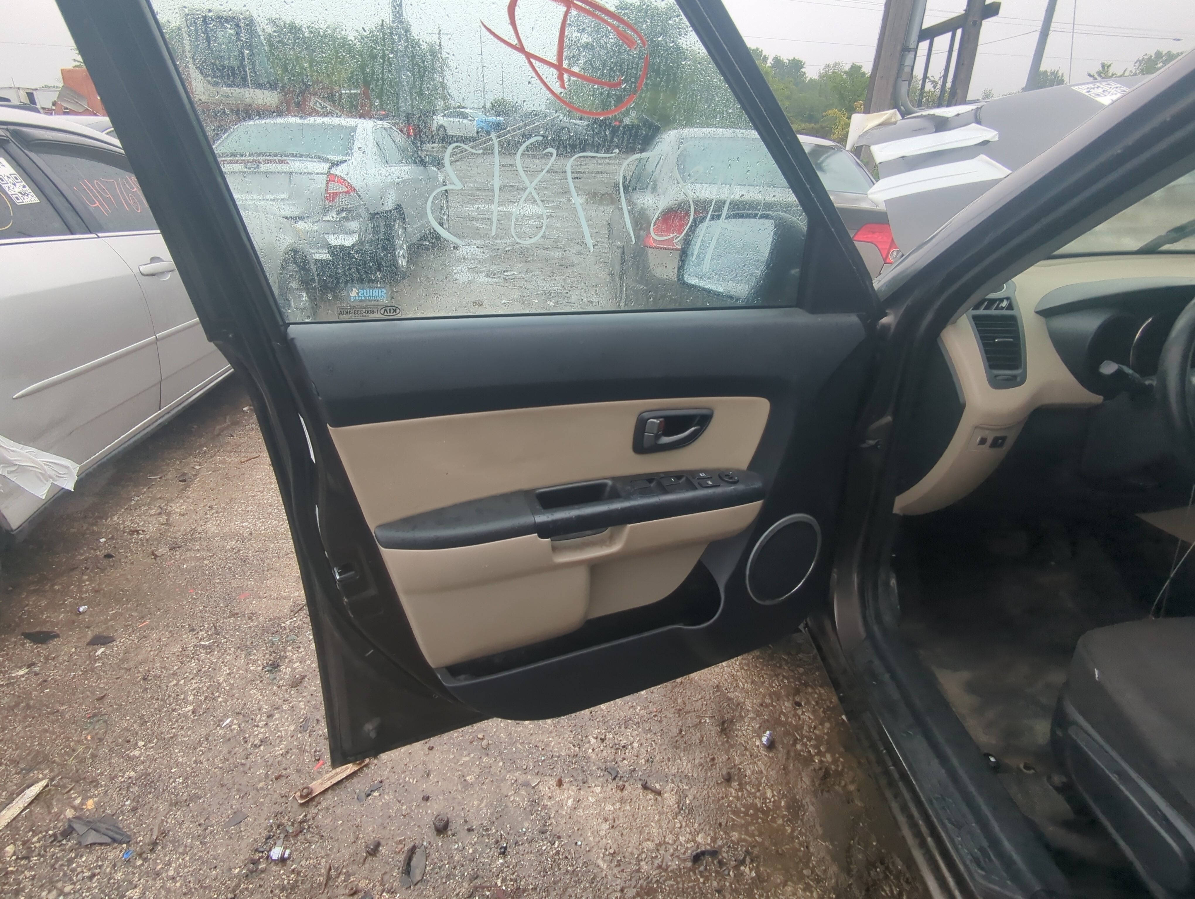 2010 Kia Soul Front Left Driver Interior Door Panel Trim 919441 - Oemusedautoparts1.com