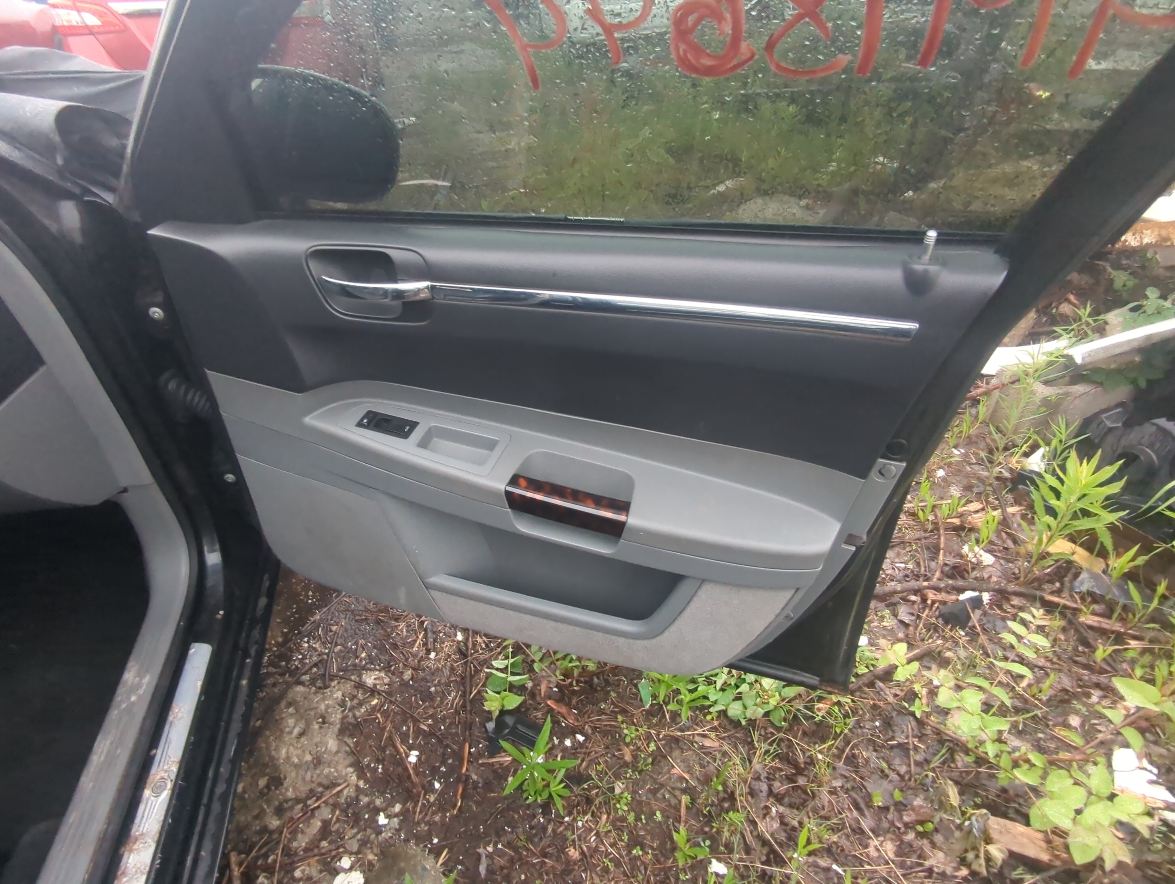 Picture of 2005 Chrysler 300 Front Right Passenger Interior Door Panel Trim 920077