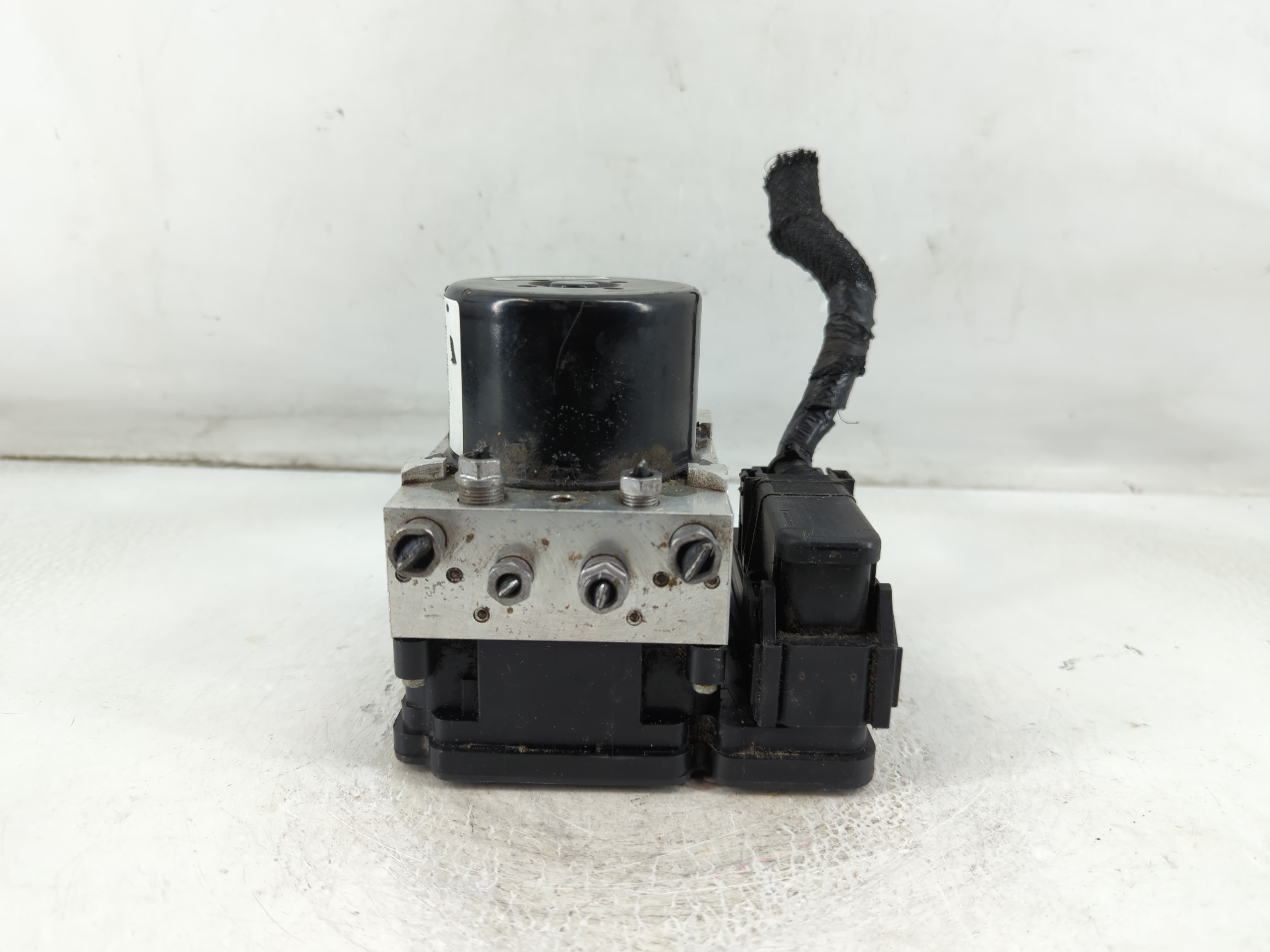 2013-2015 Ford Escape Abs Pump Control Module 920194 - Oemusedautoparts1.com