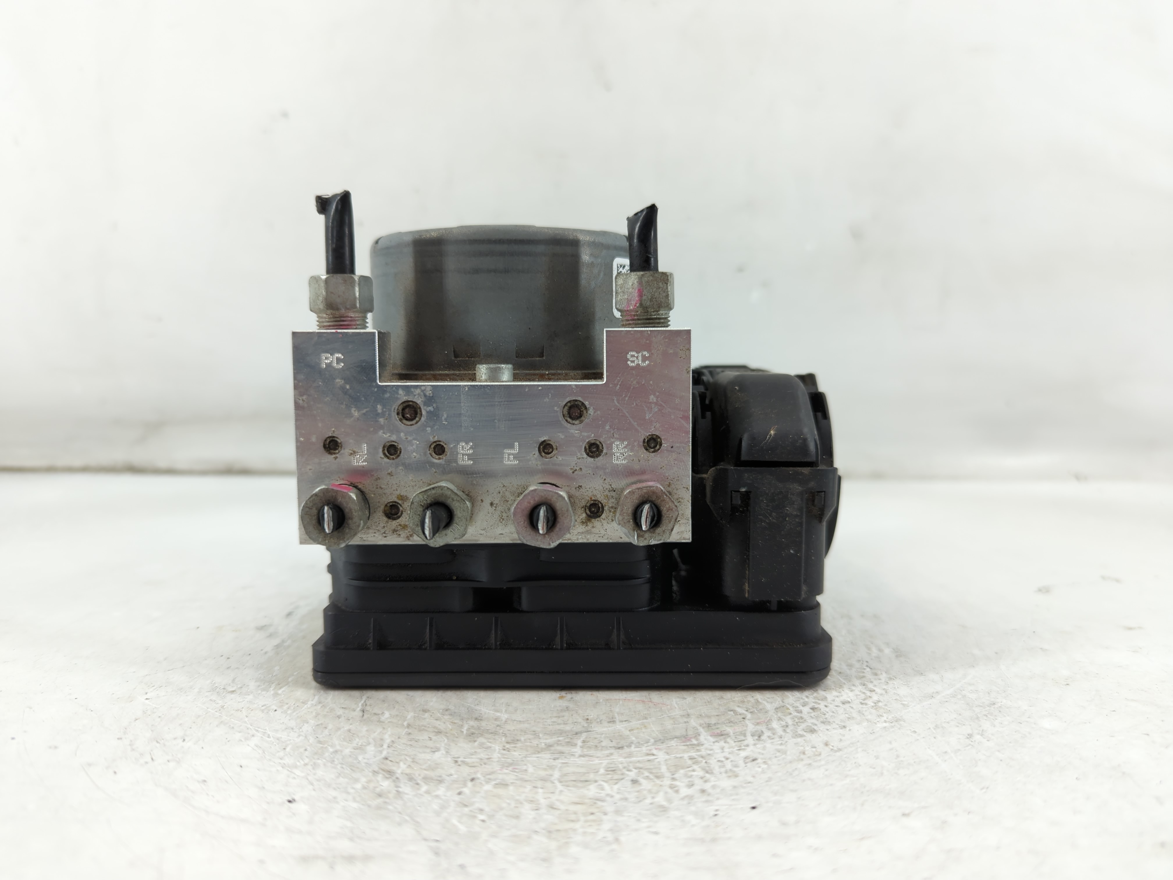 2018-2019 Cadillac Xts Abs Pump Control Module 920197 - Oemusedautoparts1.com
