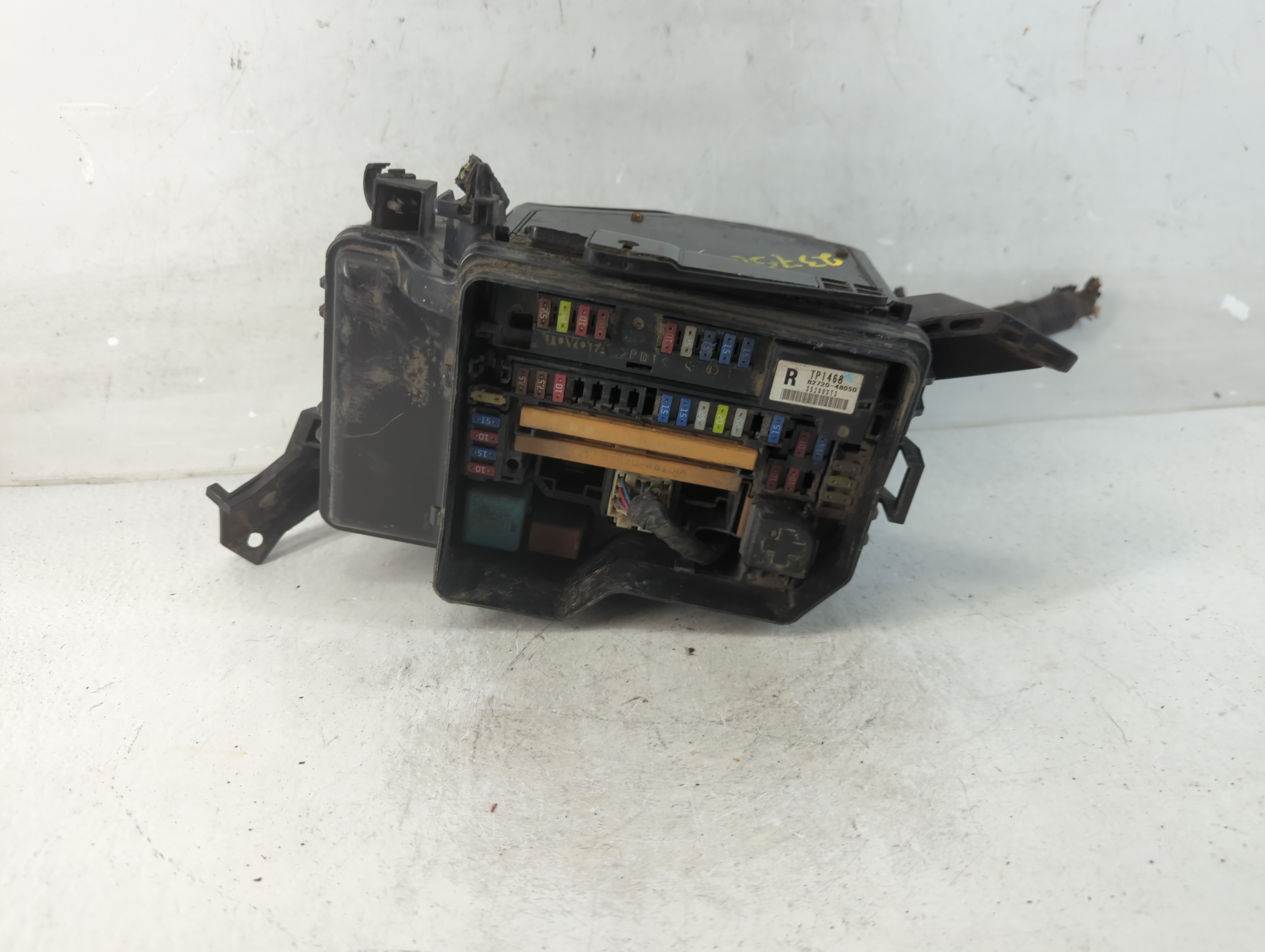 Picture of 2008-2010 Toyota Highlander Fusebox Fuse Box Relay Module 82720-48050 920253