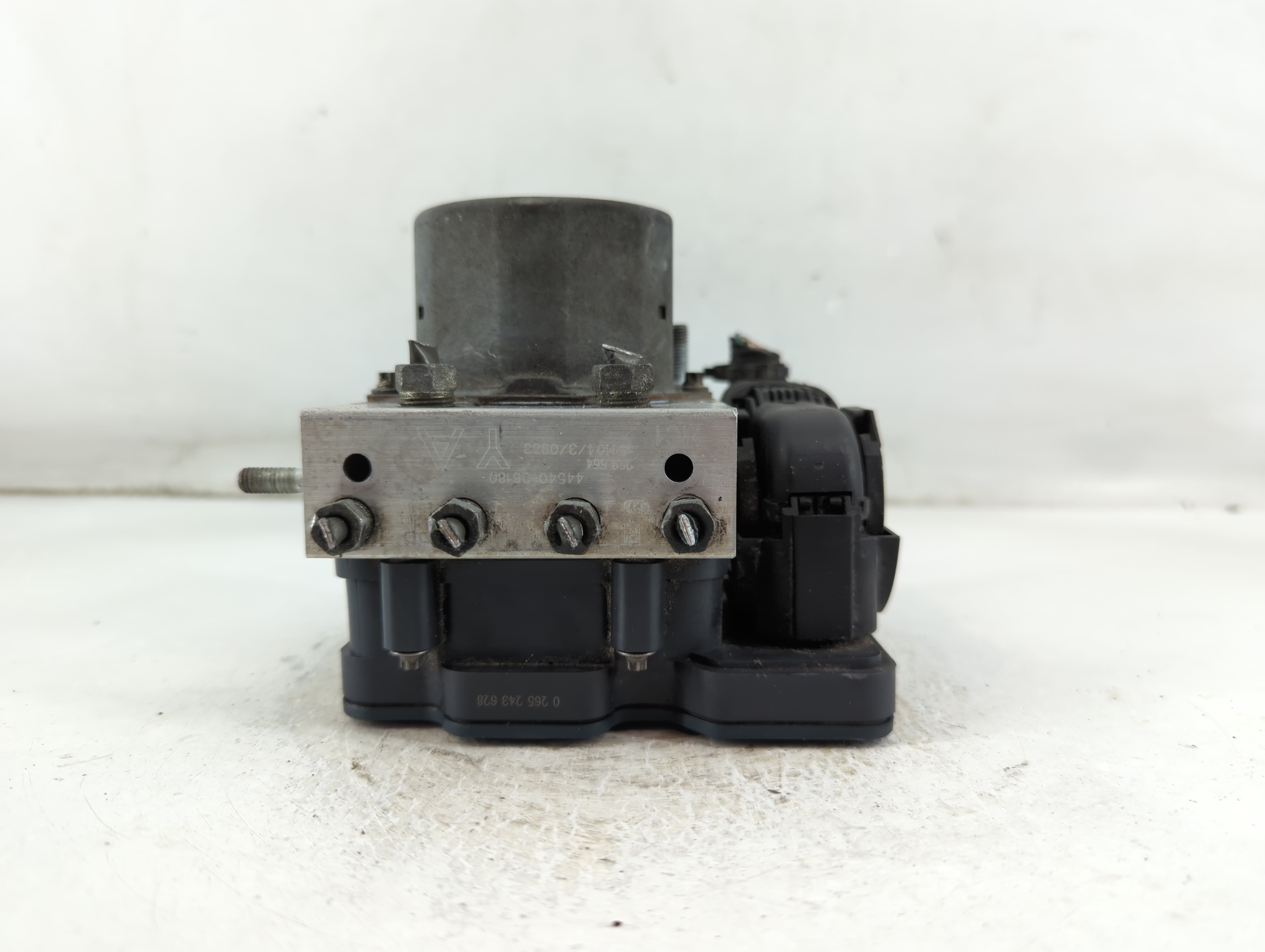 2015-2017 Toyota Camry Abs Pump Control Module 920257 - Oemusedautoparts1.com