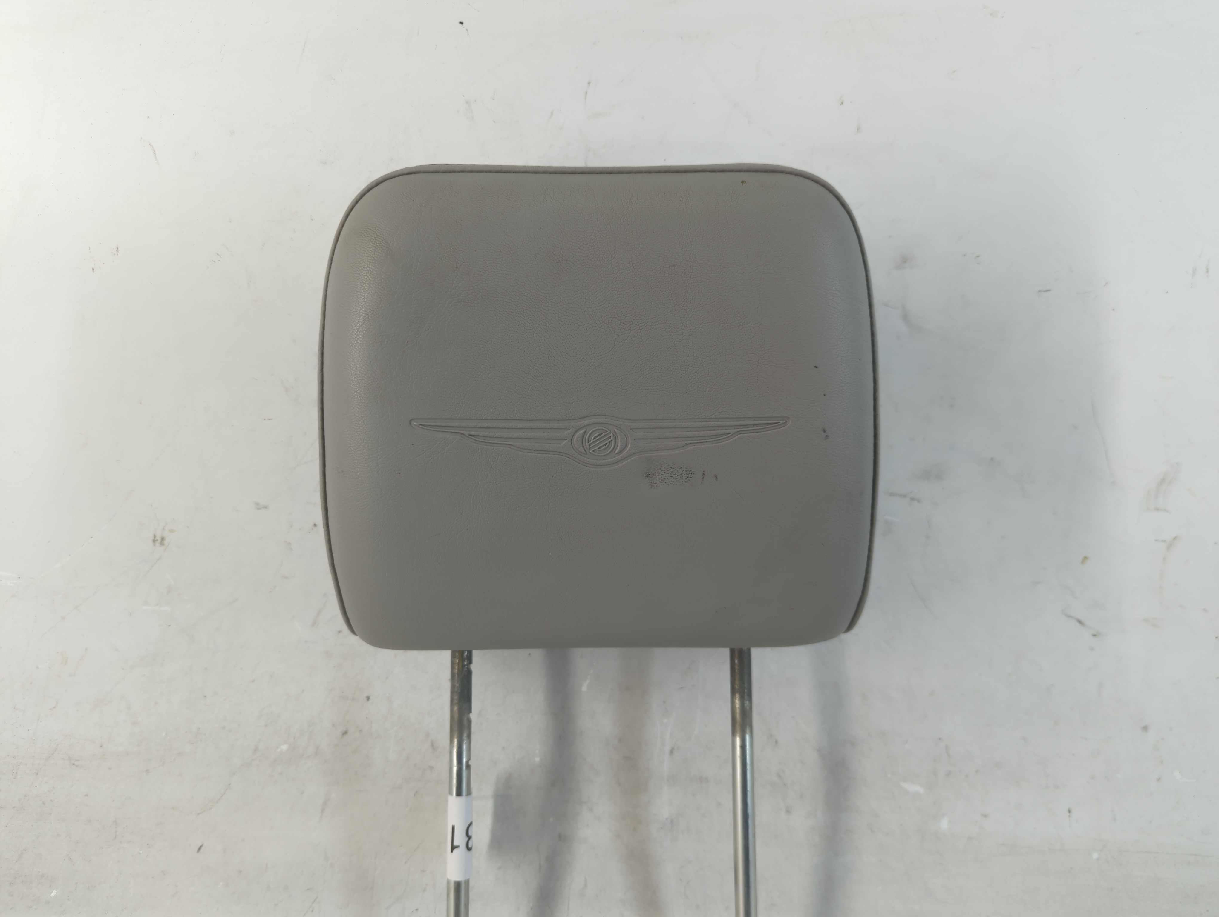 Picture of 2007 Chrysler Pacifica Headrest Head Rest Rear Seat Grey 920314