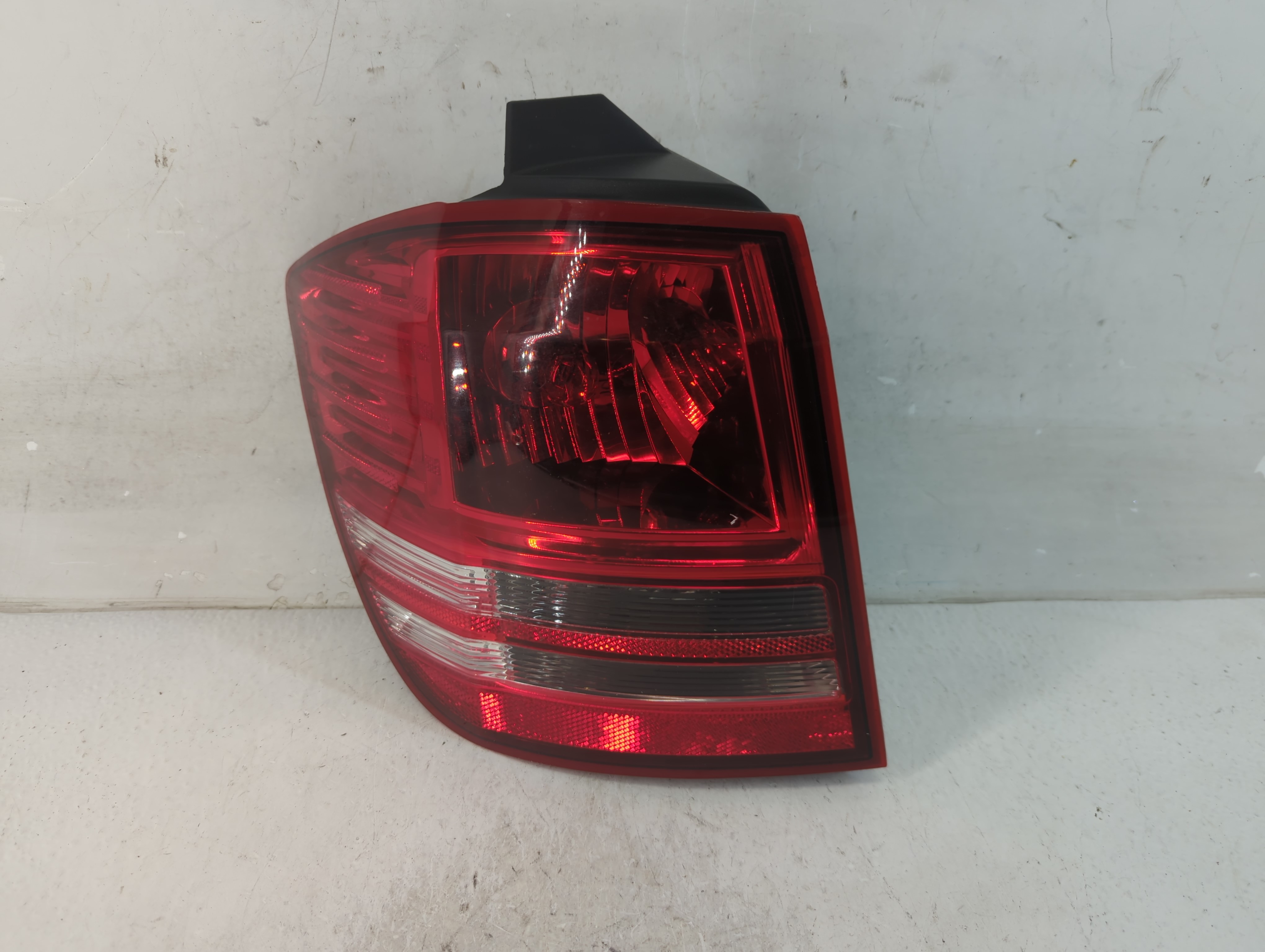 Picture of 2013 Dodge Journey Driver Left Side Tail Light Taillight Oem 920796