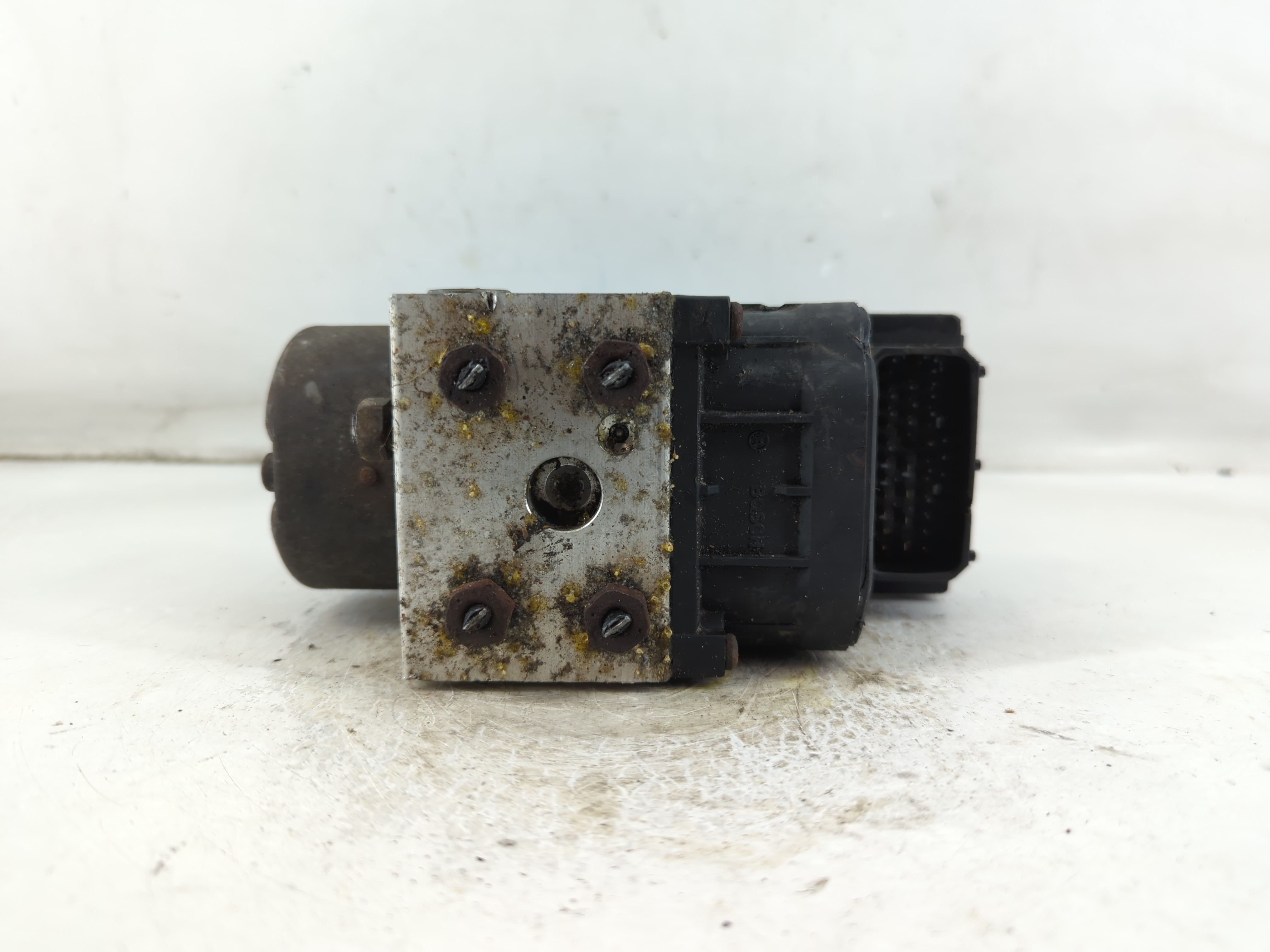 2014-2014 Volkswagen Jetta Abs Pump Control Module 921050 - Oemusedautoparts1.com