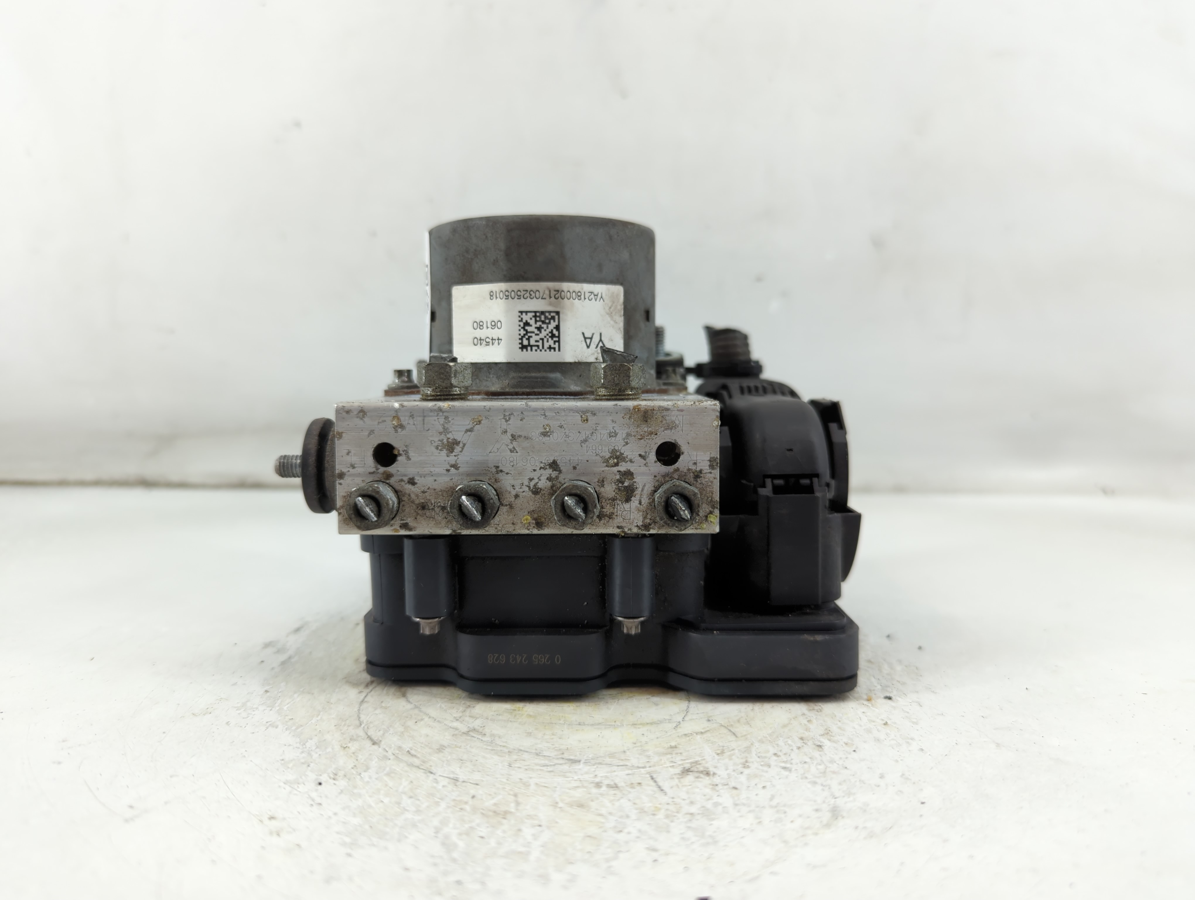 Picture of 2015-2017 Toyota Camry Abs Pump Control Module 921226