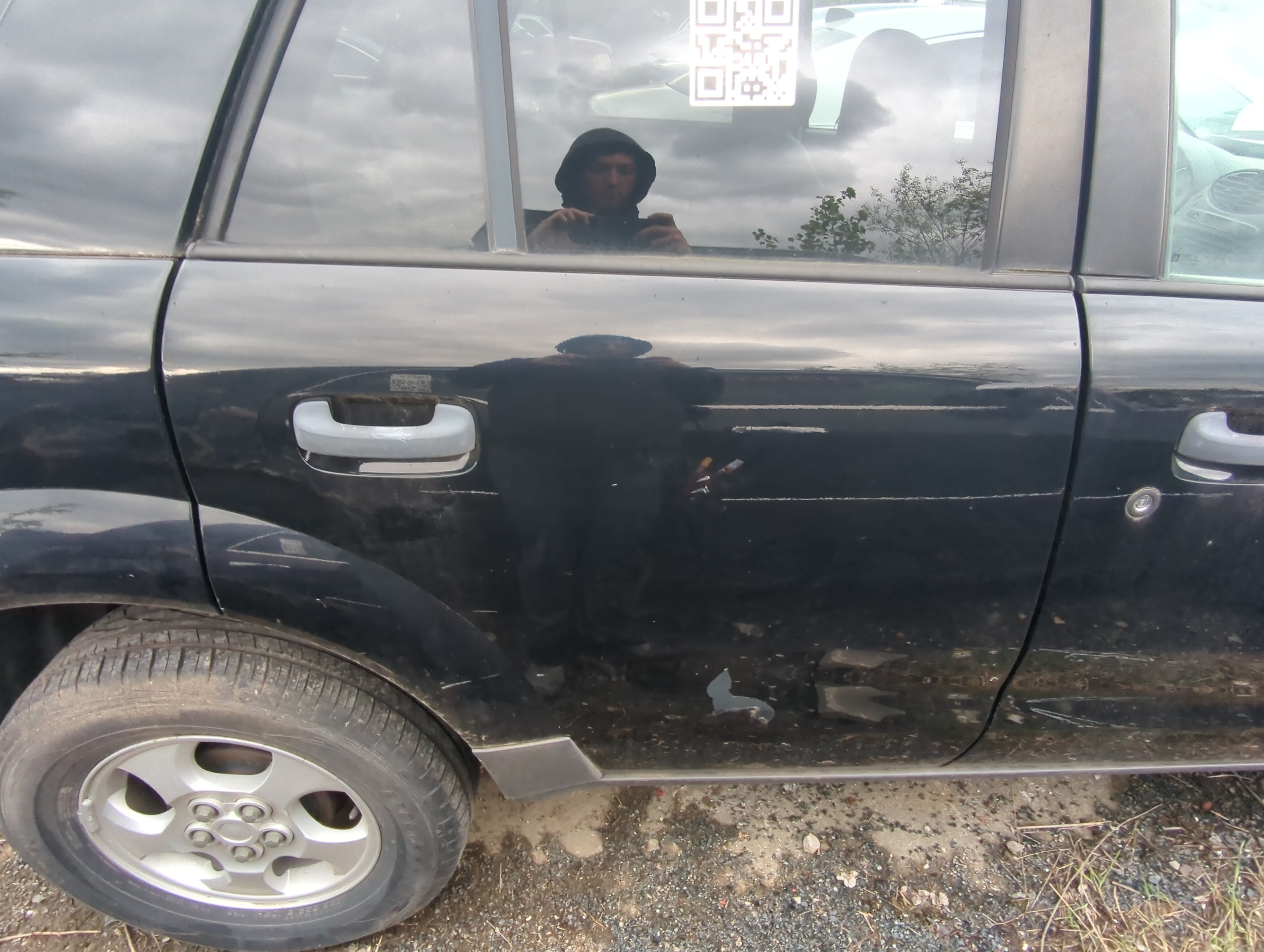 Picture of 2002-2004 Saturn Vue Passenger Rear Door Oem 921381