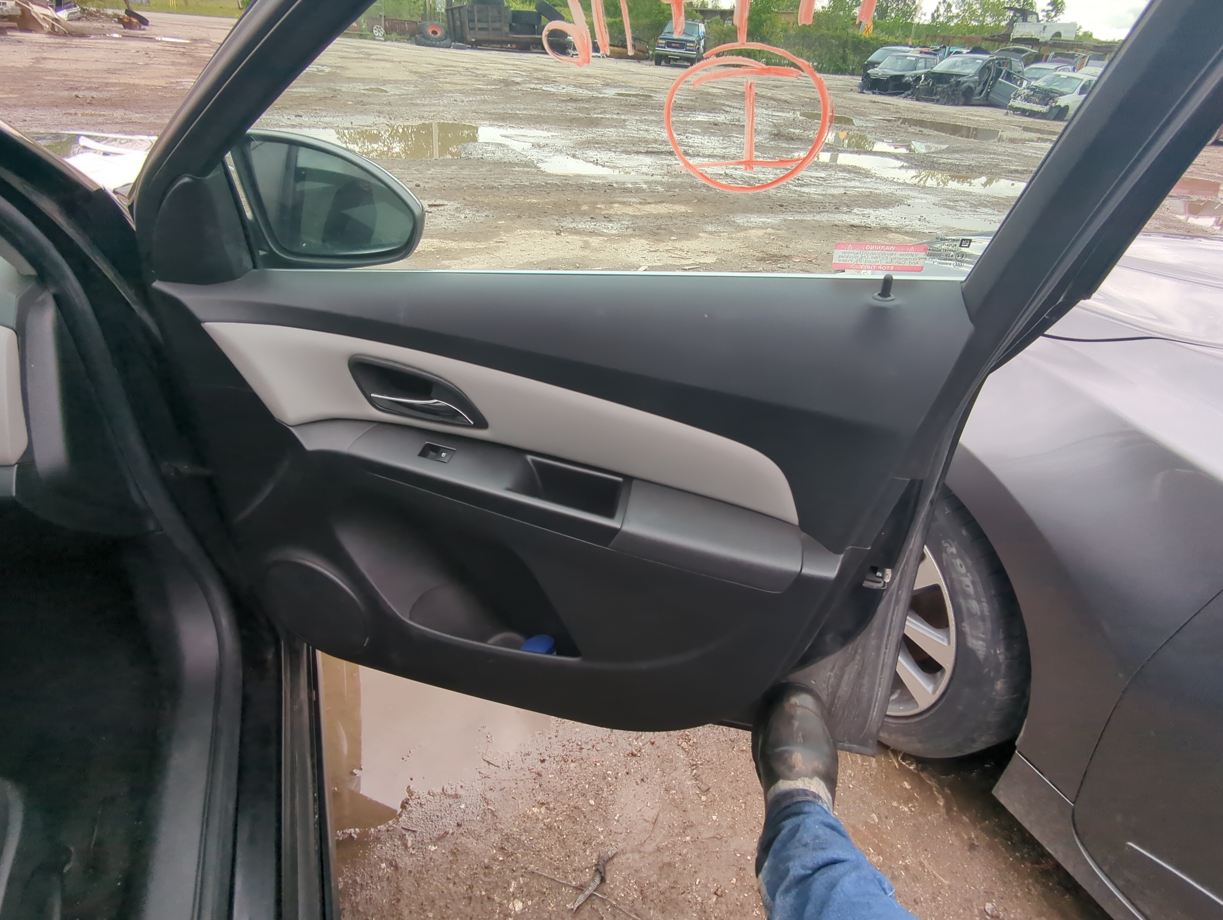 2012 Chevrolet Cruze Front Right Passenger Interior Door Panel Trim 921537 - Oemusedautoparts1.com