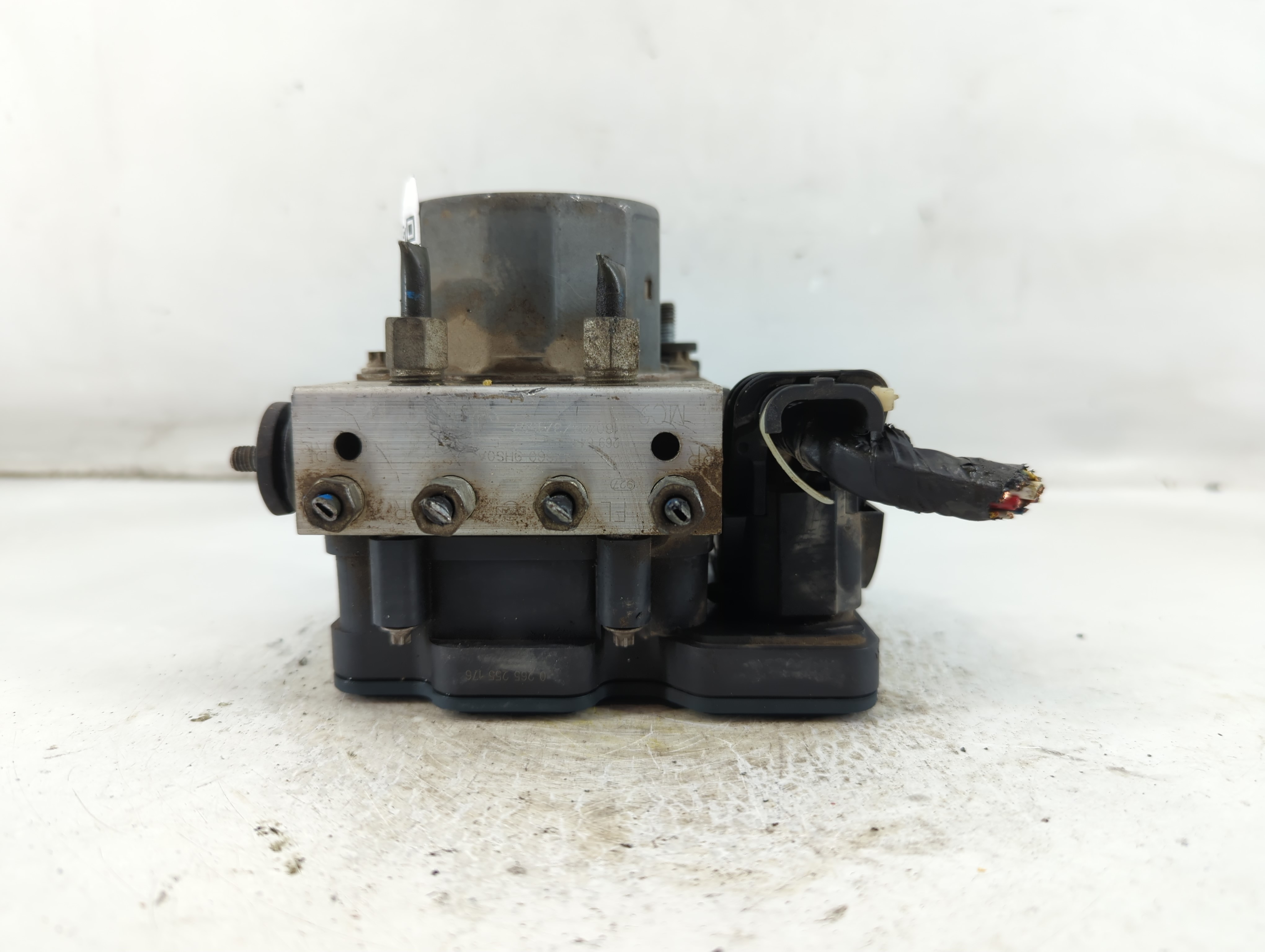Picture of 2016-2017 Nissan Altima Abs Pump Control Module 921578