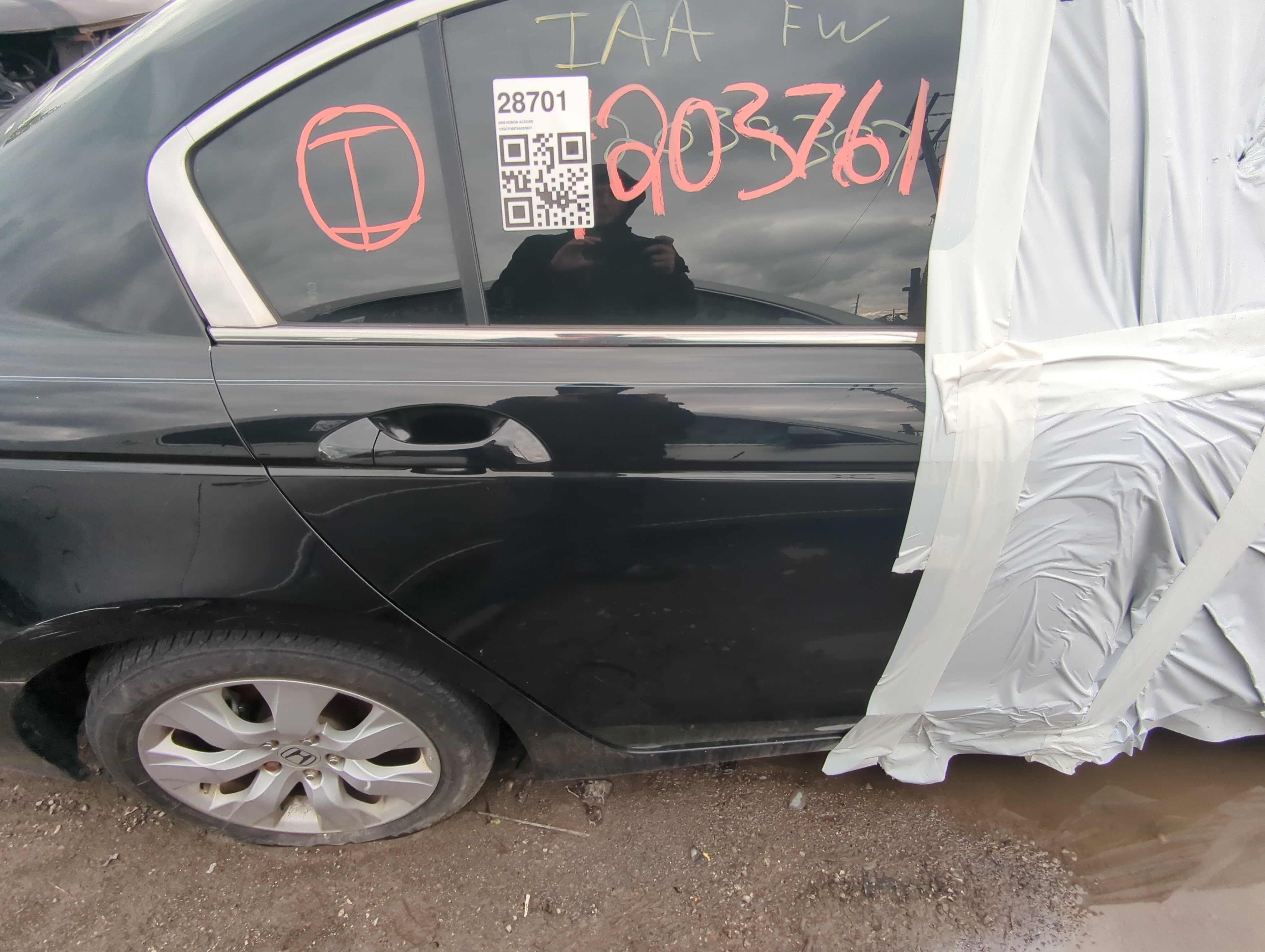 Picture of 2008-2012 Honda Accord Passenger Rear Door Oem 921647