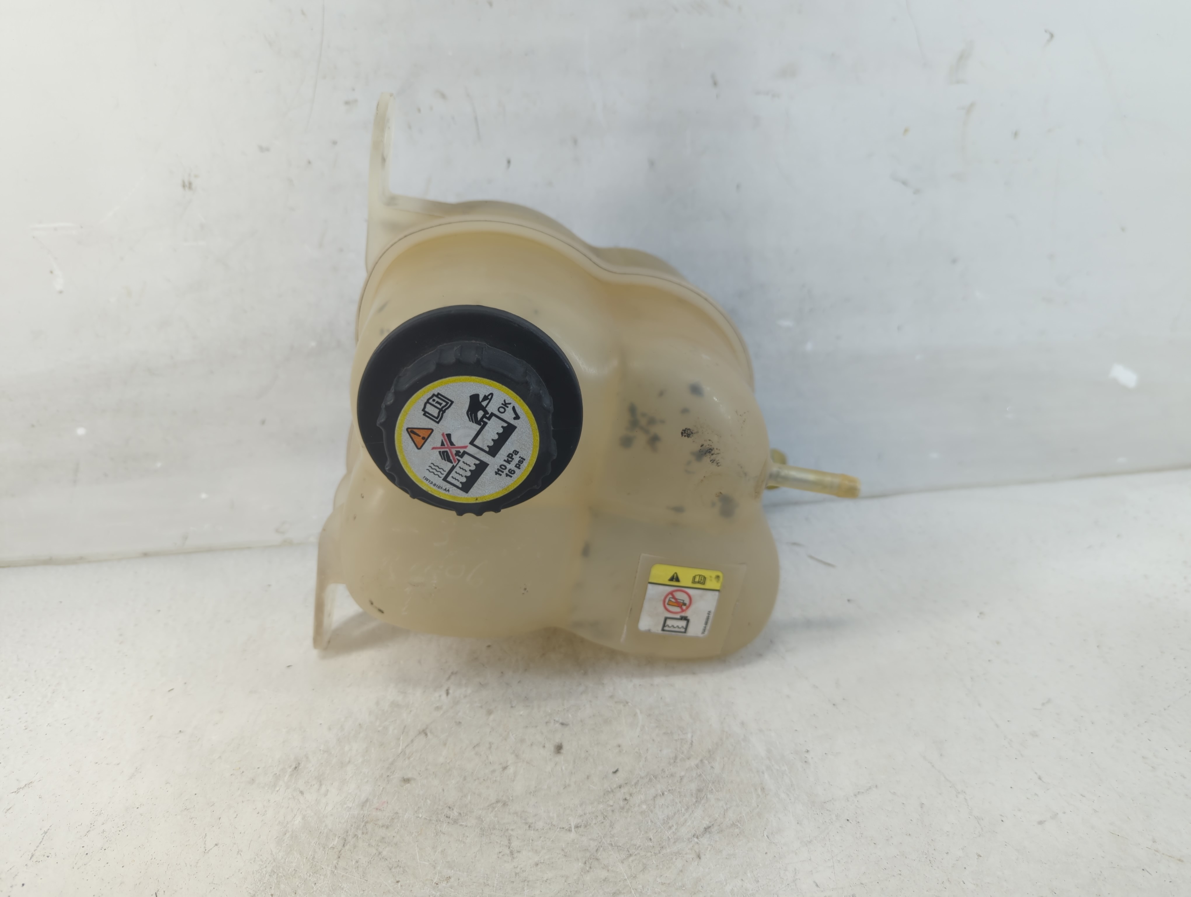 2002-2005 Ford Explorer Radiator Coolant Overflow Expansion Tank Bottle 921753 - Oemusedautoparts1.com