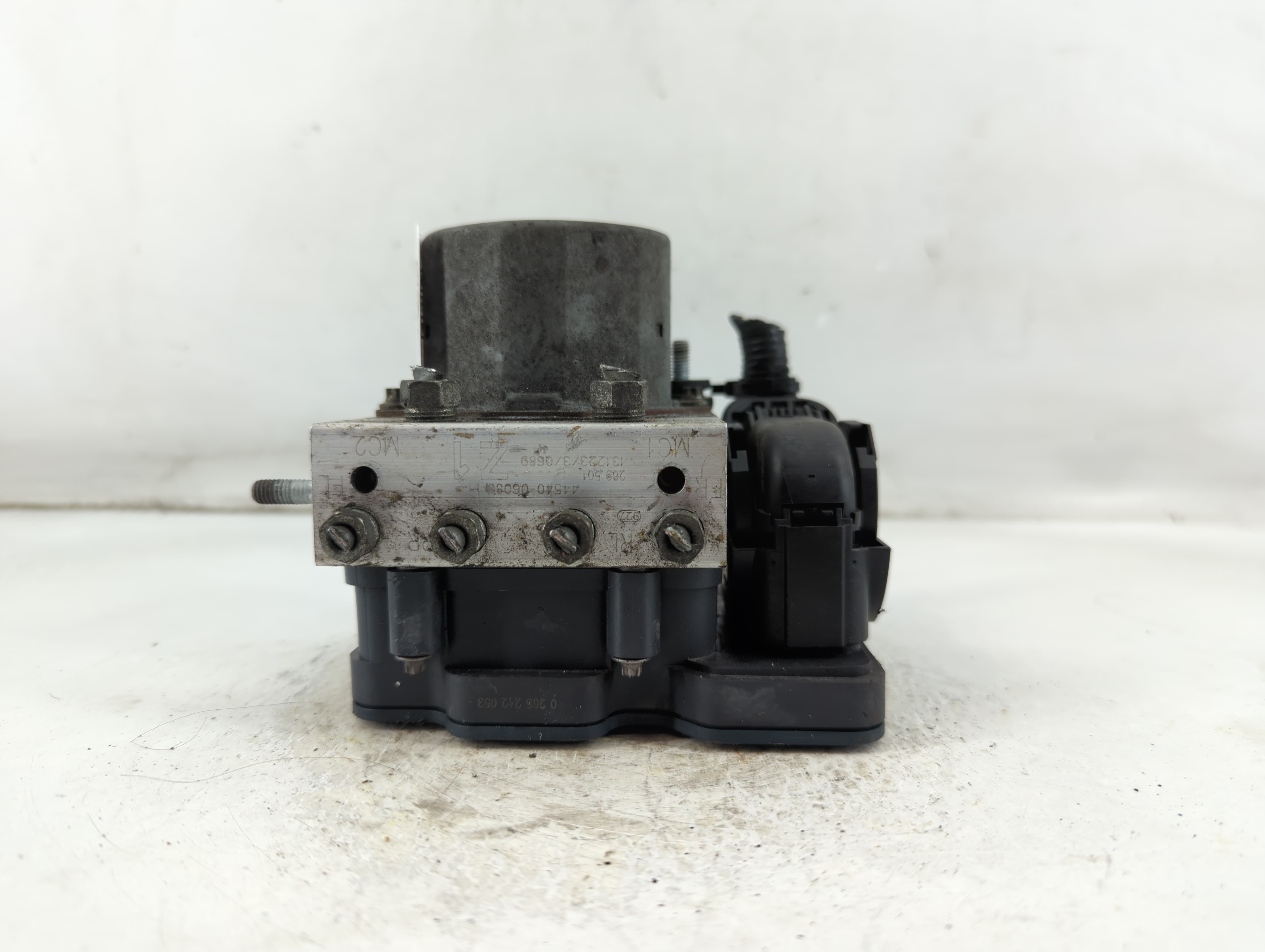 2013-2014 Toyota Camry Abs Pump Control Module 922130 - Oemusedautoparts1.com