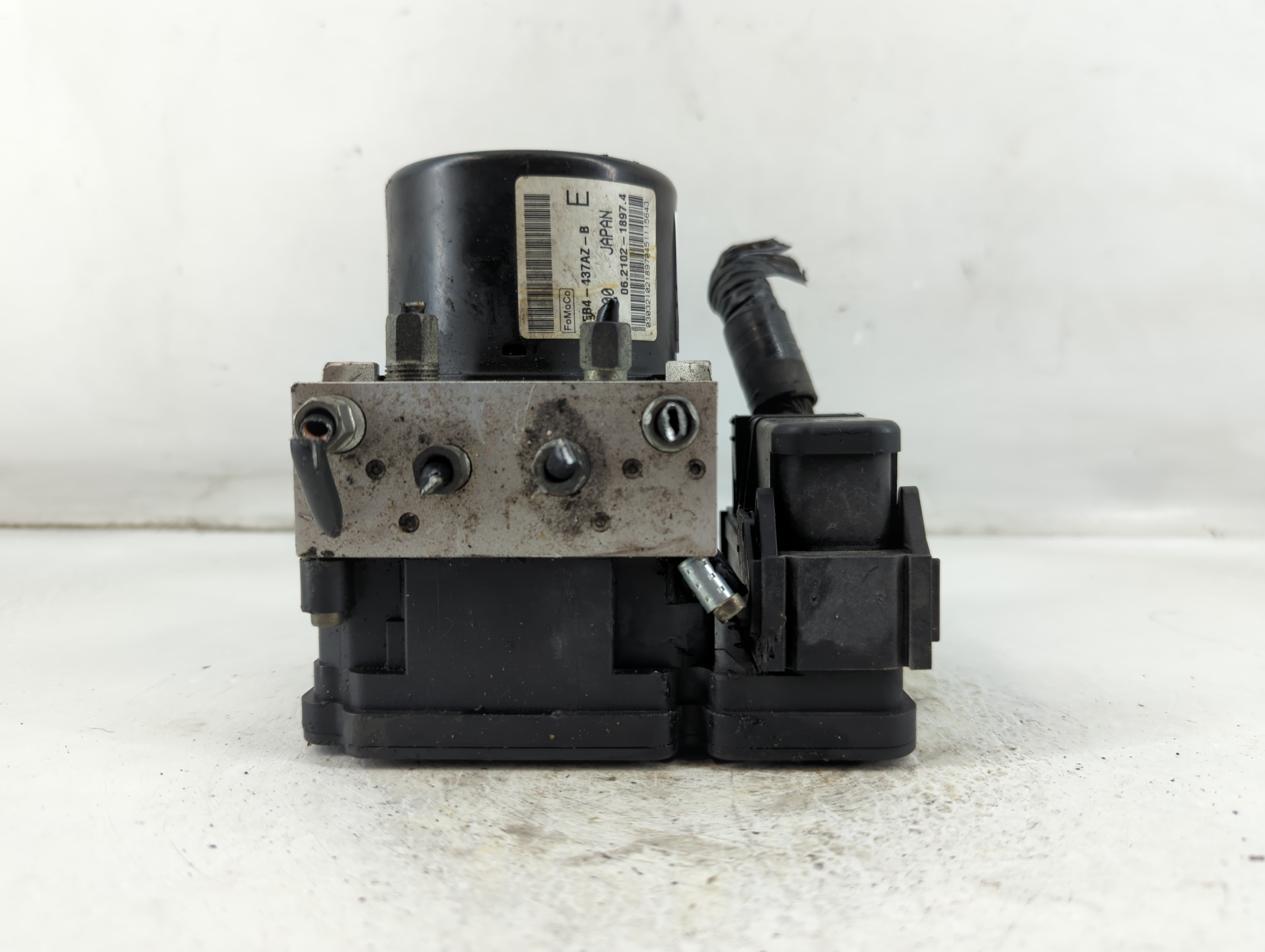 Picture of 2018-2018 Volkswagen Jetta Abs Pump Control Module 922165