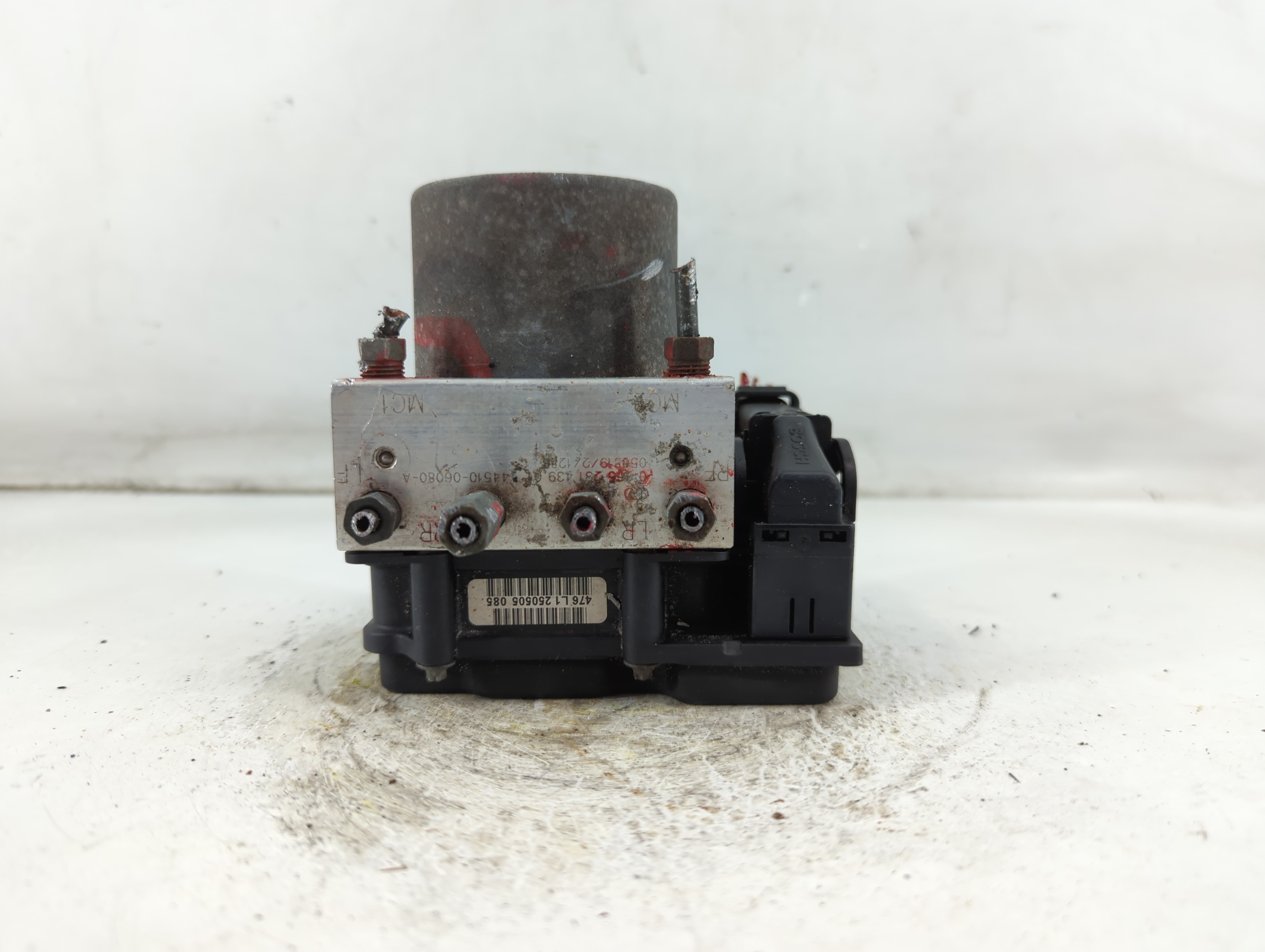 Picture of 2004-2006 Toyota Camry Abs Pump Control Module 922188