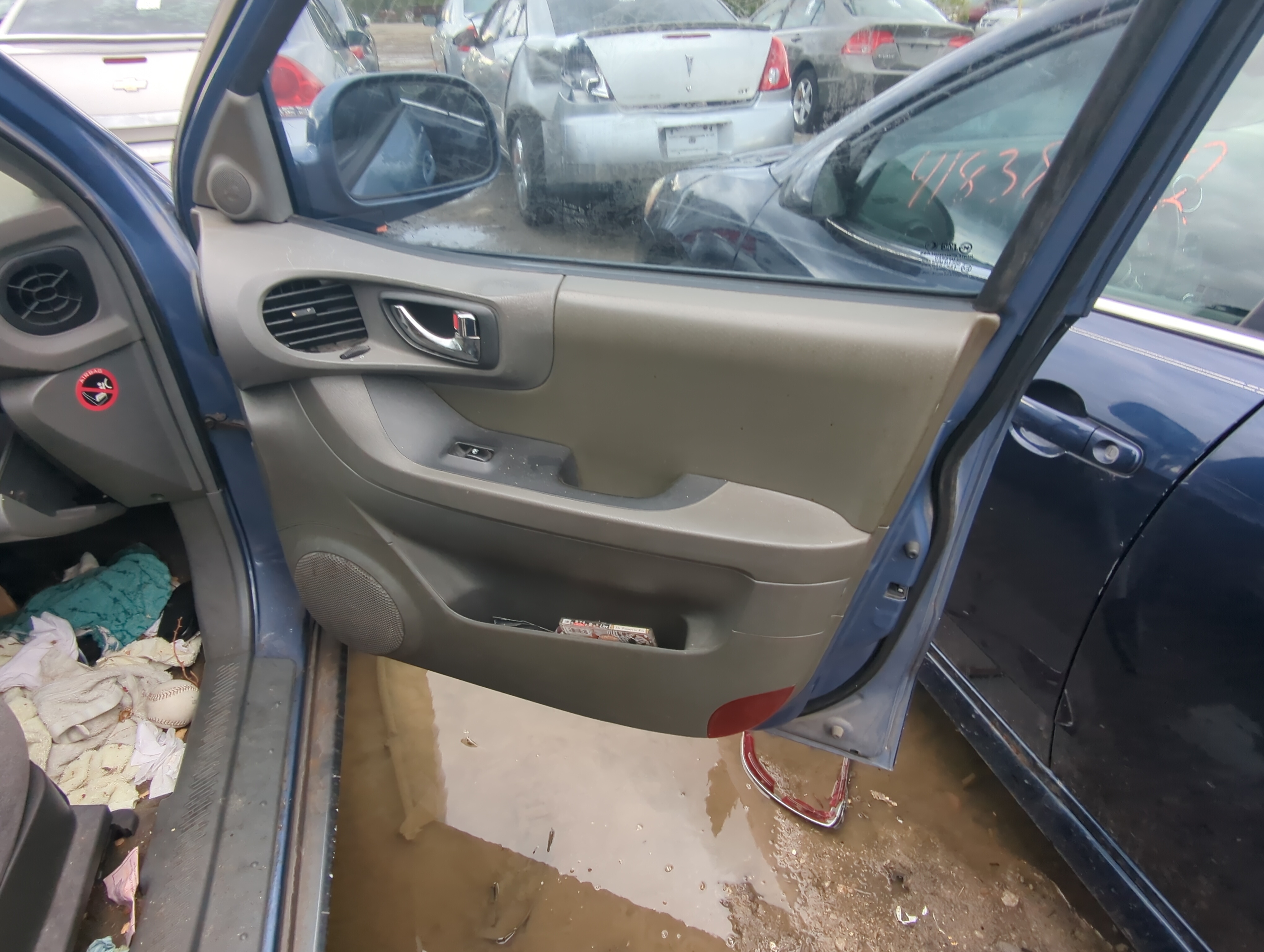 2002 Hyundai Santa Fe Front Right Passenger Interior Door Panel Trim 922383 - Oemusedautoparts1.com