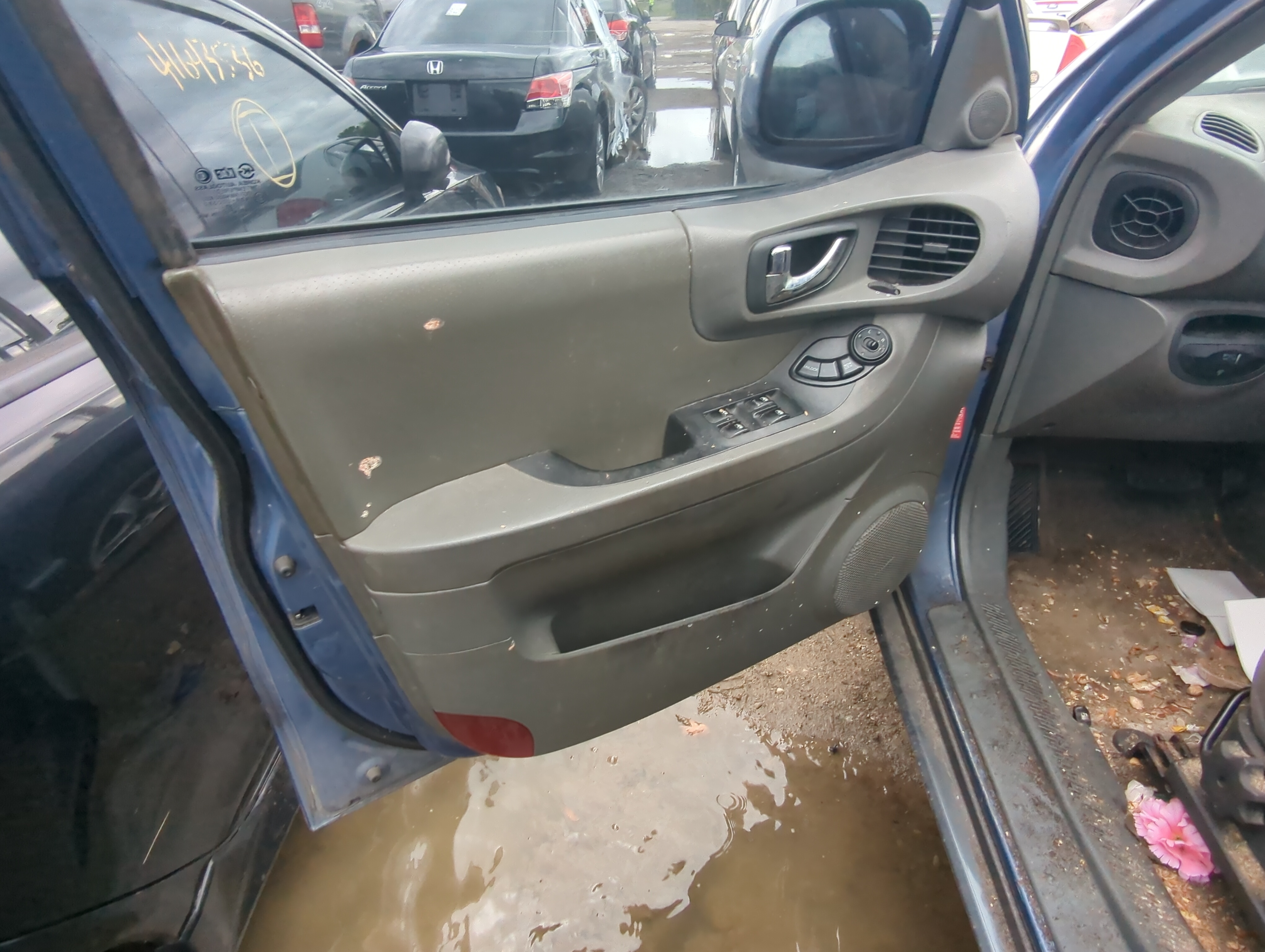 2002 Hyundai Santa Fe Front Left Driver Interior Door Panel Trim 922406 - Oemusedautoparts1.com
