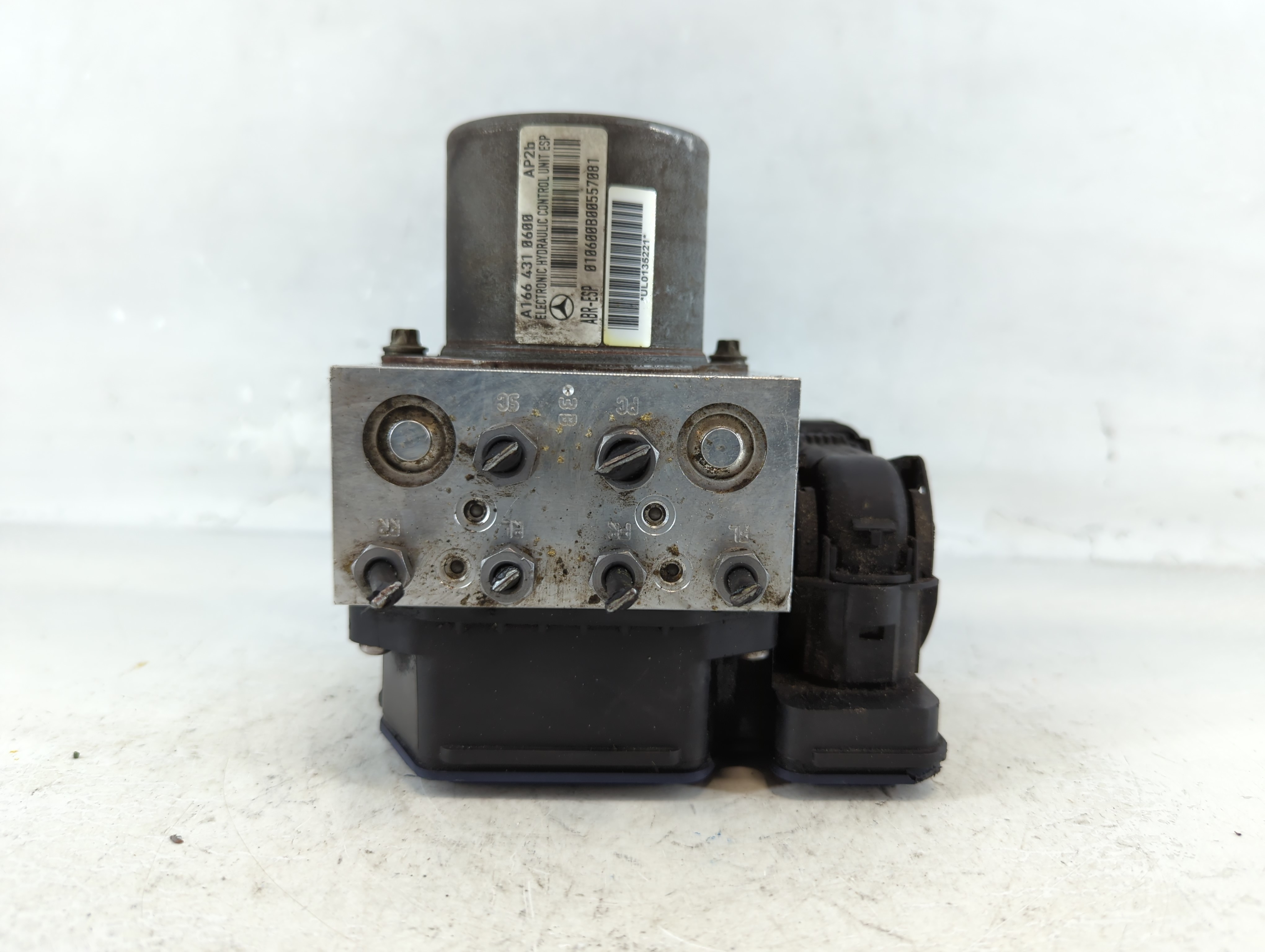 Picture of 2015-2020 Mercedes-benz Gla250 Abs Pump Control Module 922595