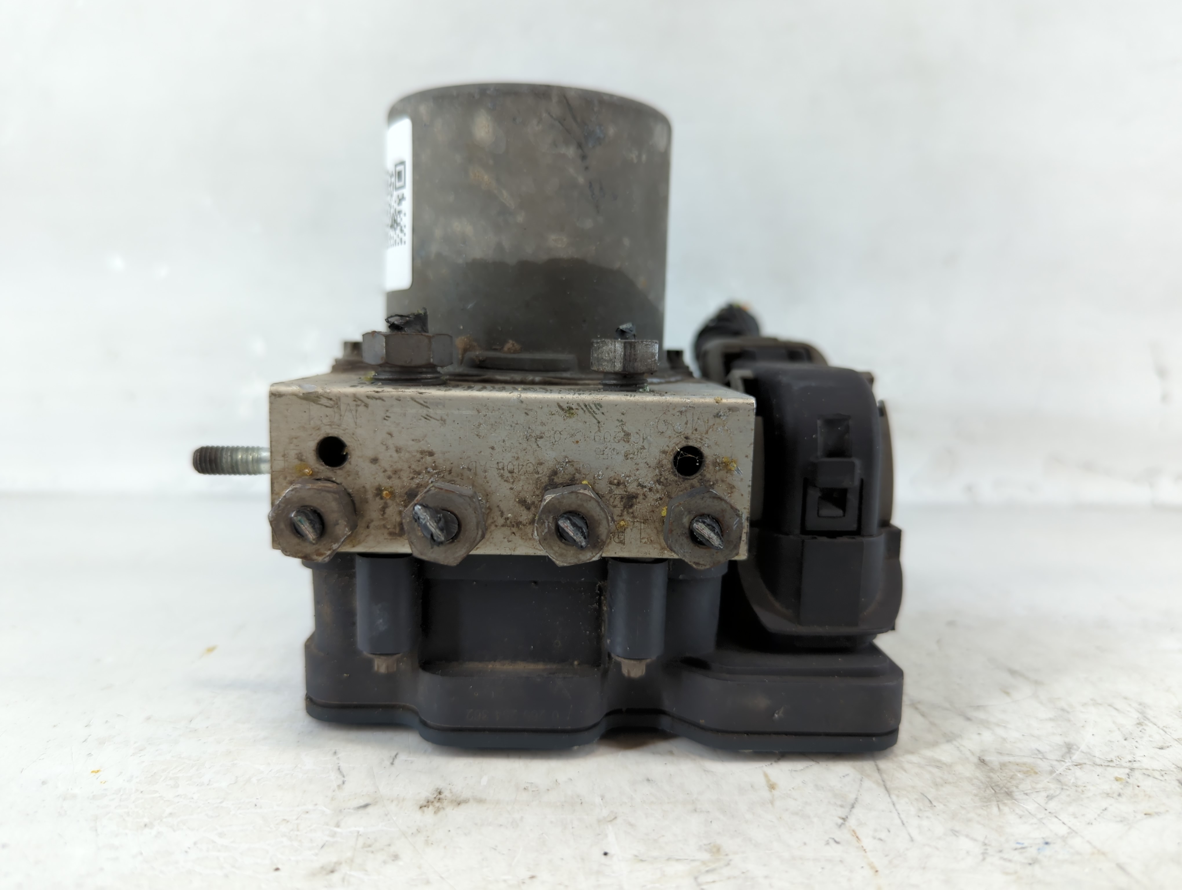 2015-2016 Ford F-150 Abs Pump Control Module 922596 - Oemusedautoparts1.com
