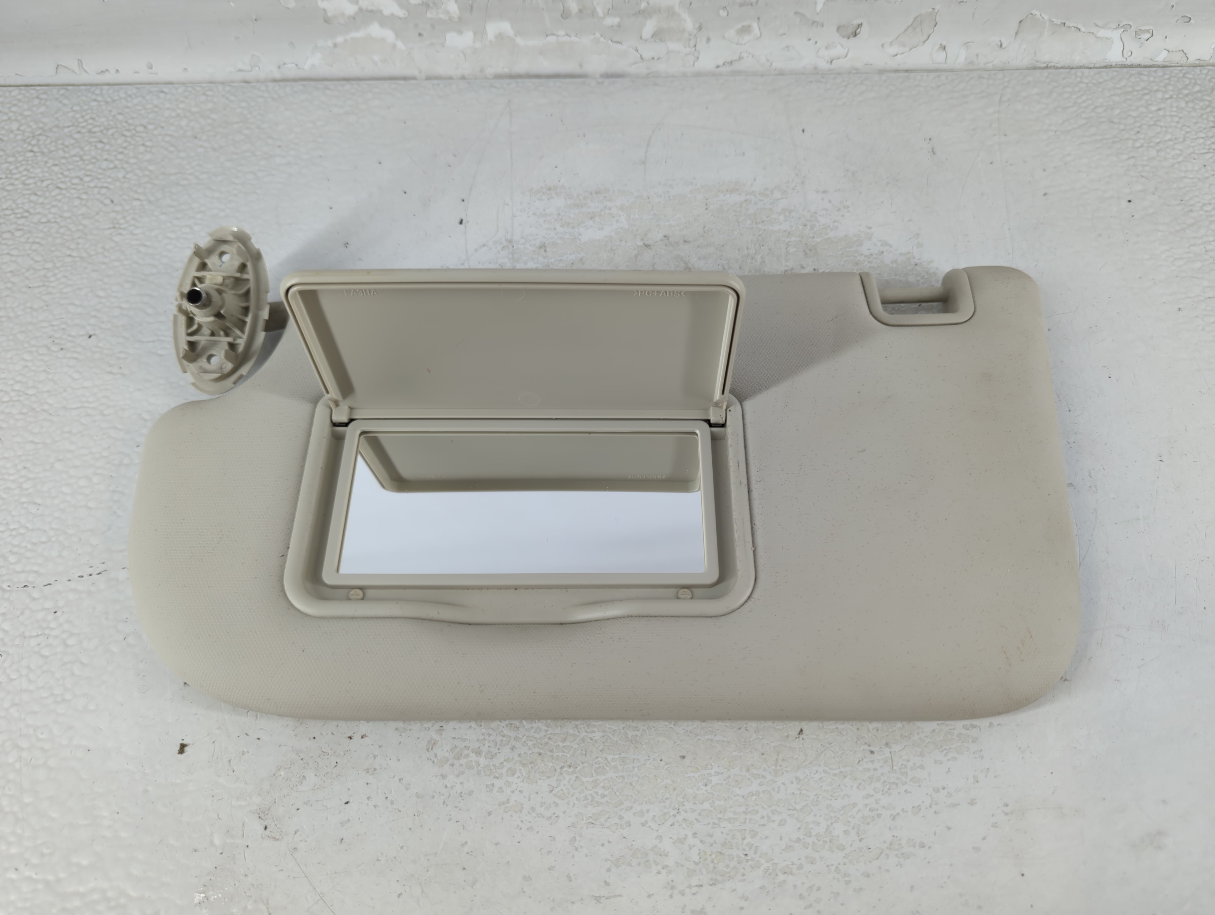 2014 Ford Escape Driver Sun Visor Mirror Left Sunvisor Light Grey 922710 - Oemusedautoparts1.com