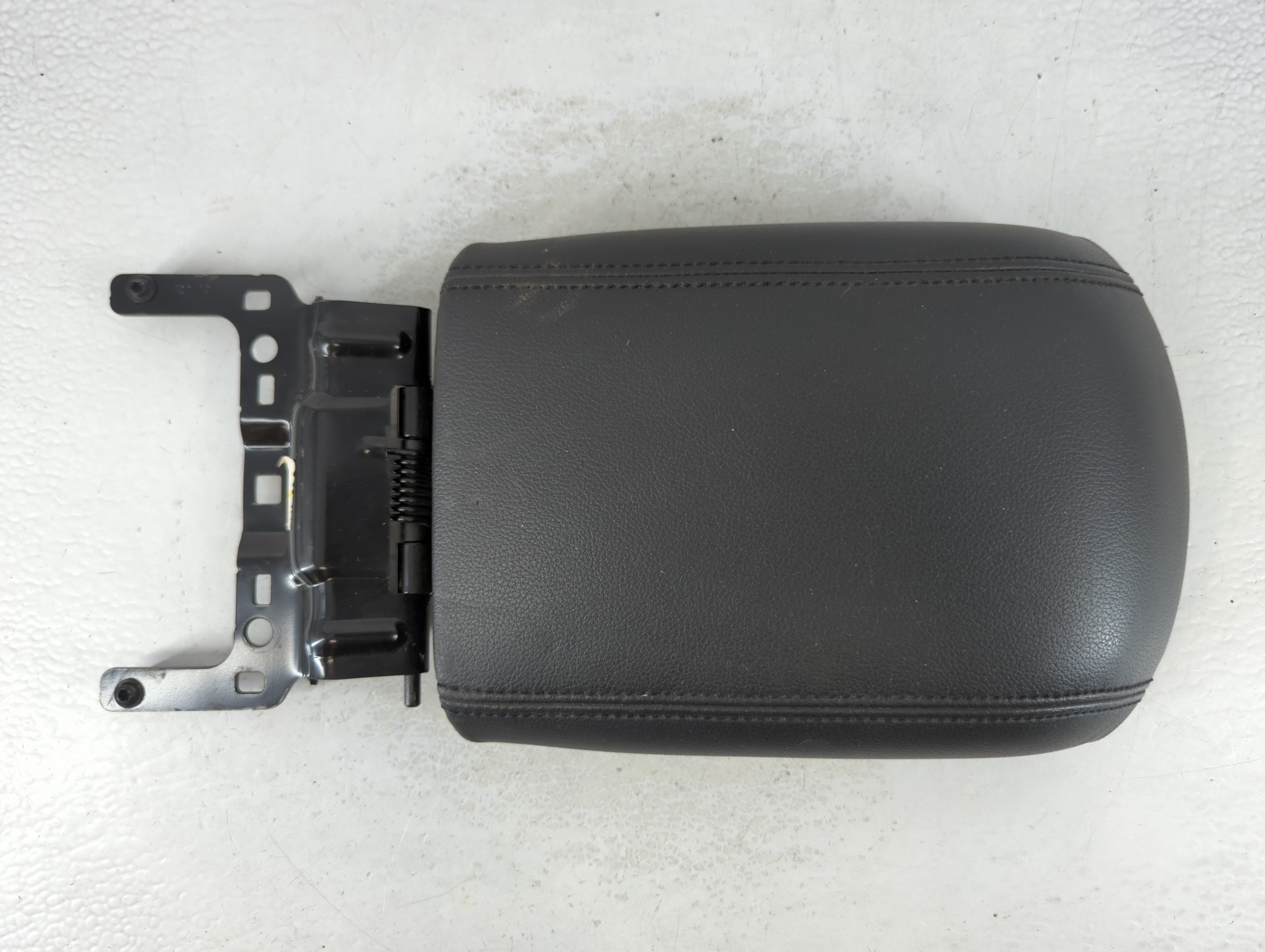 Picture of 2013-2014 Ford Escape Center Console Armrest Cover Lid 922719