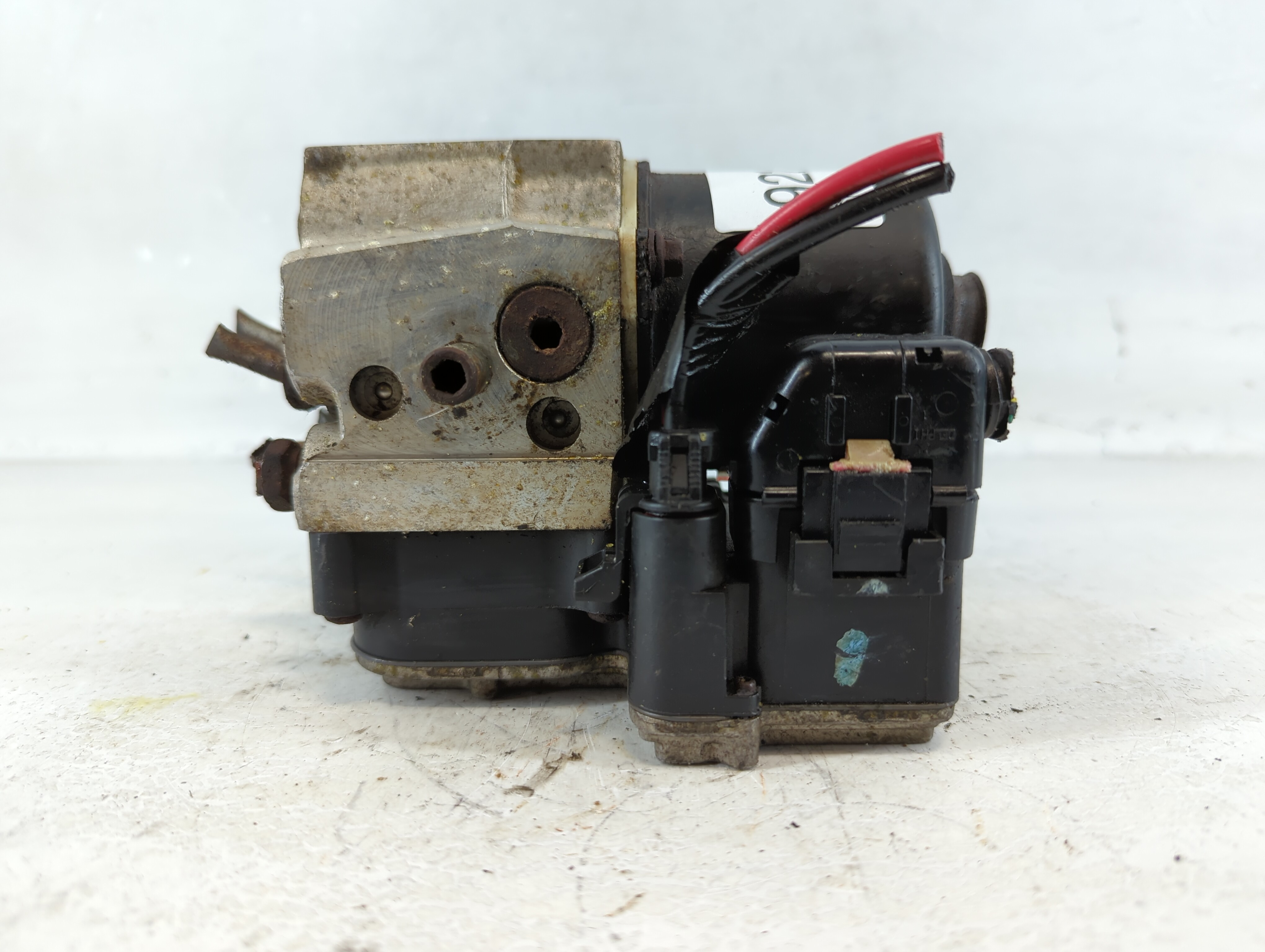 2001 Gmc Envoy Abs Pump Control Module 922747 - Oemusedautoparts1.com
