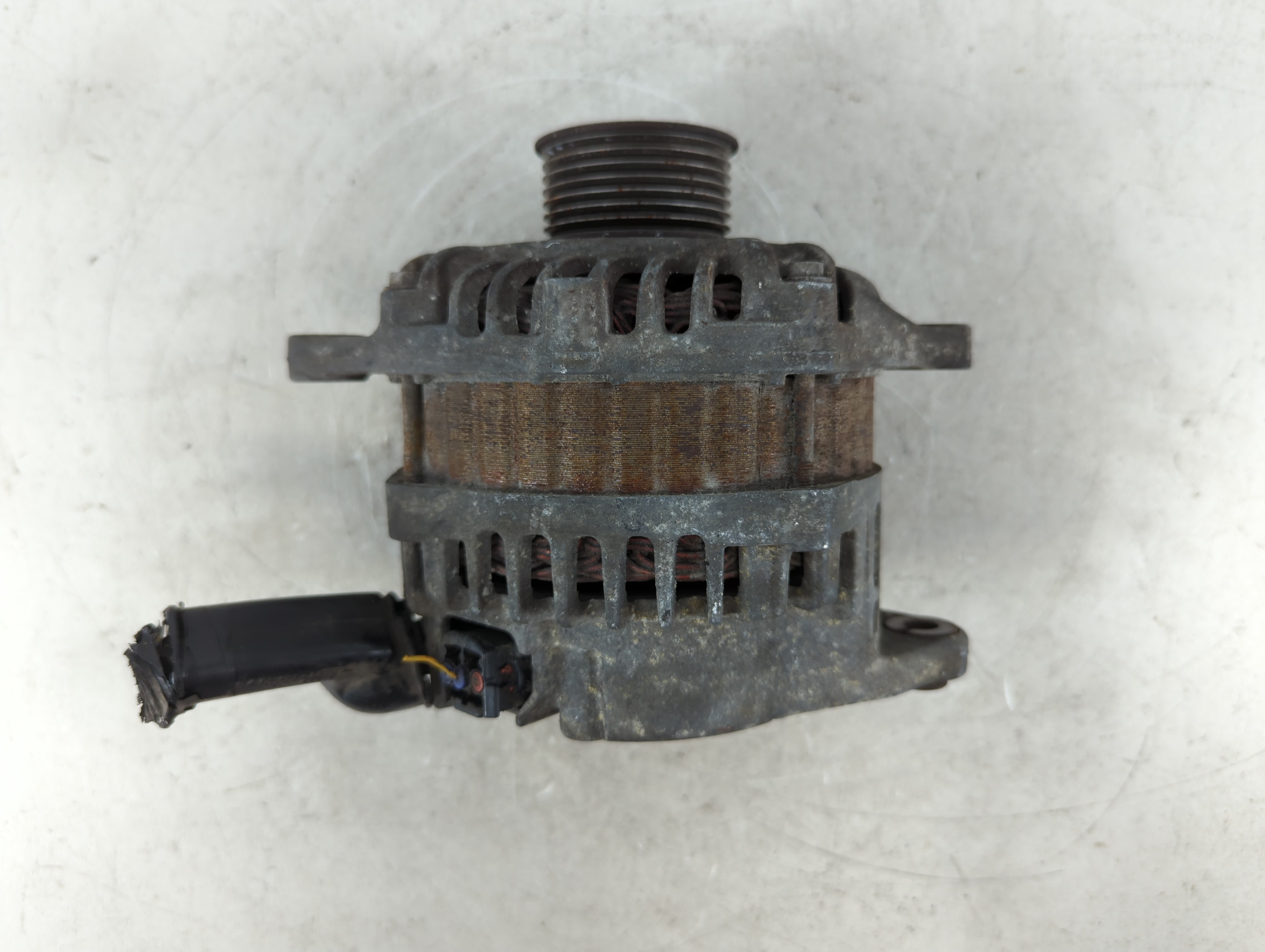 Picture of 2013 Nissan Pathfinder Alternator Generator Charging Assembly Engine Oem 922750