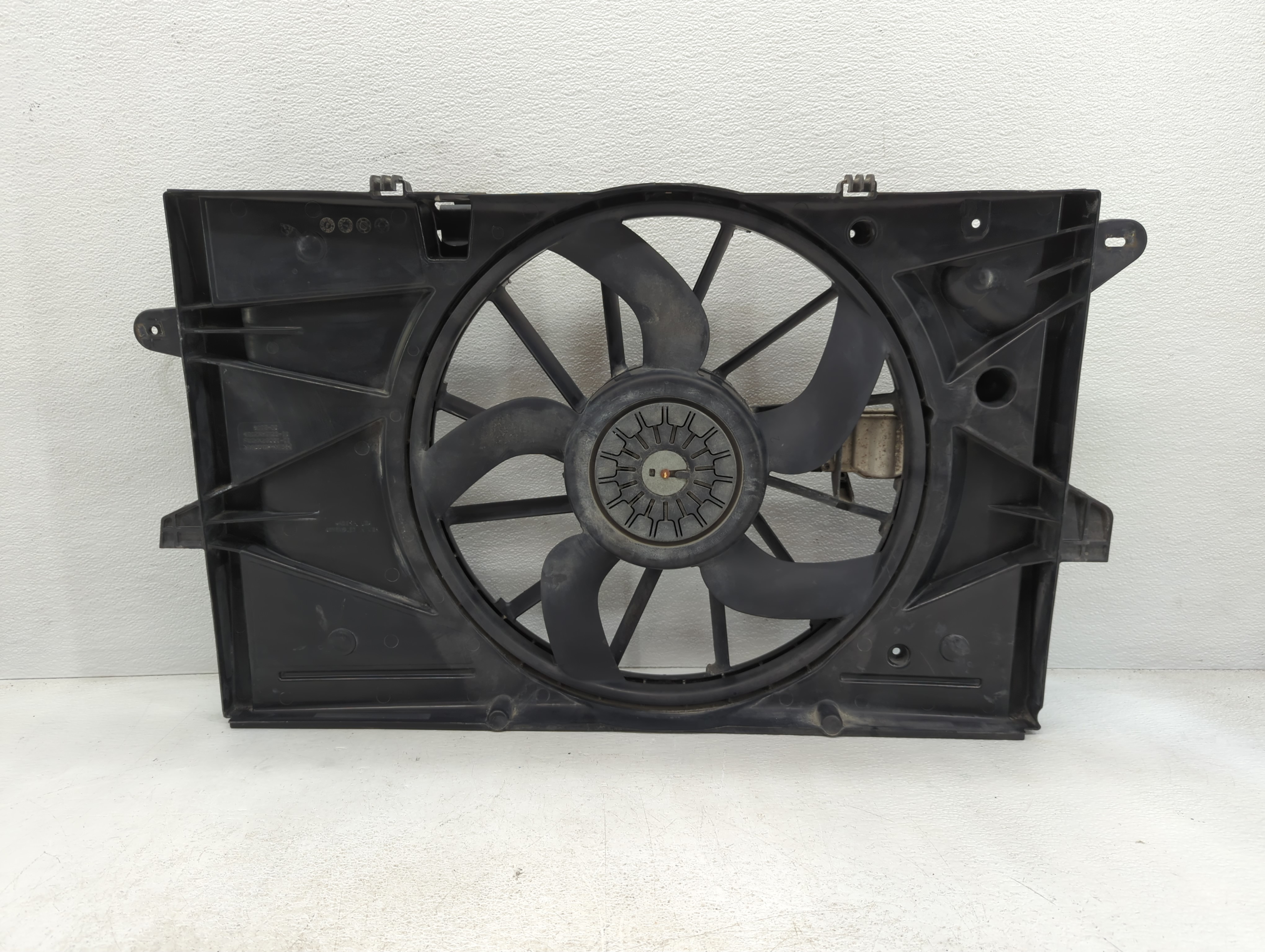 2011 Ford Taurus Electric Radiator Cooling Fan Motor Assembly 922816 - Oemusedautoparts1.com