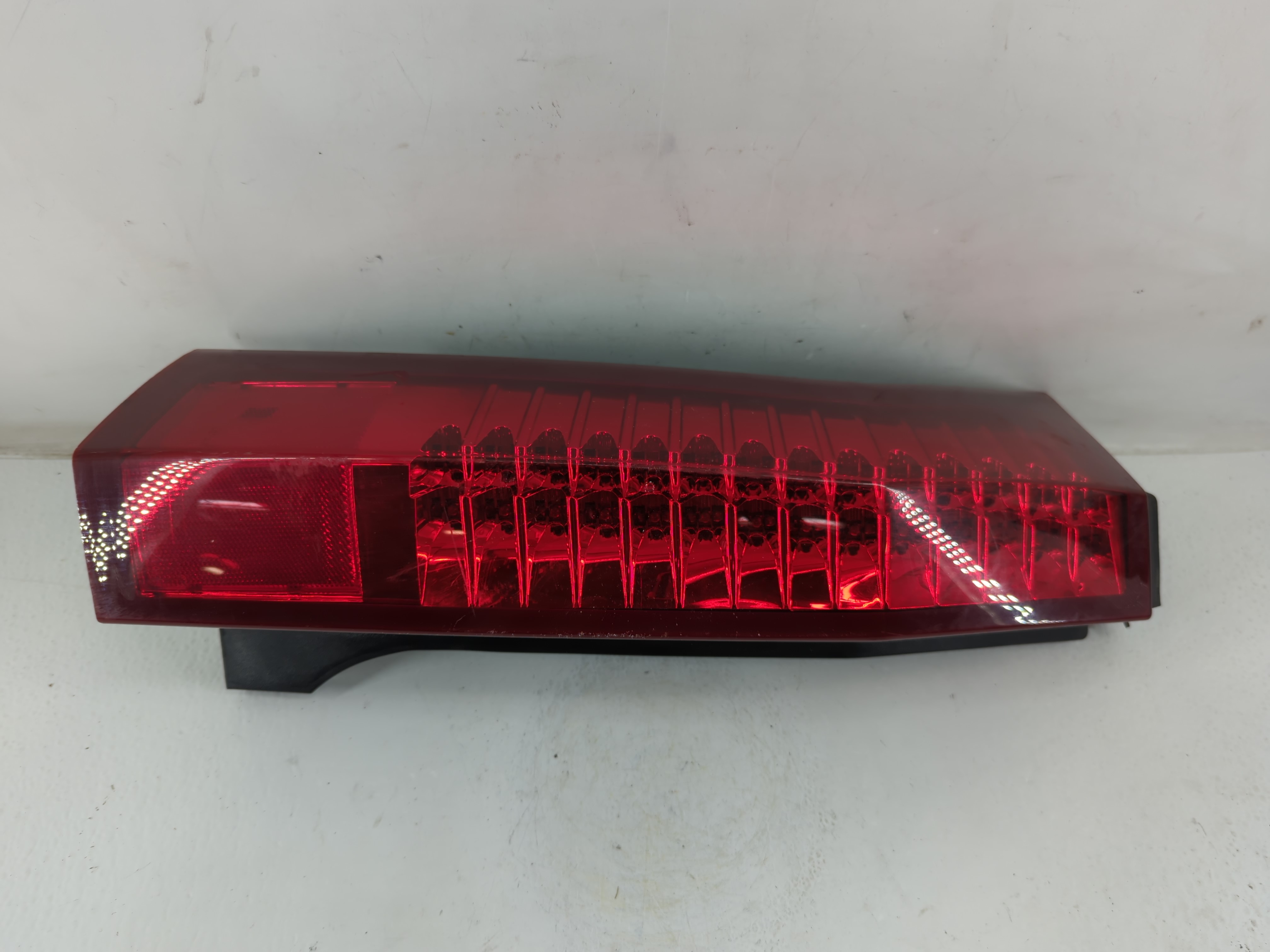 2004-2009 Cadillac Srx Driver Left Side Tail Light Taillight Oem 922867 - Oemusedautoparts1.com