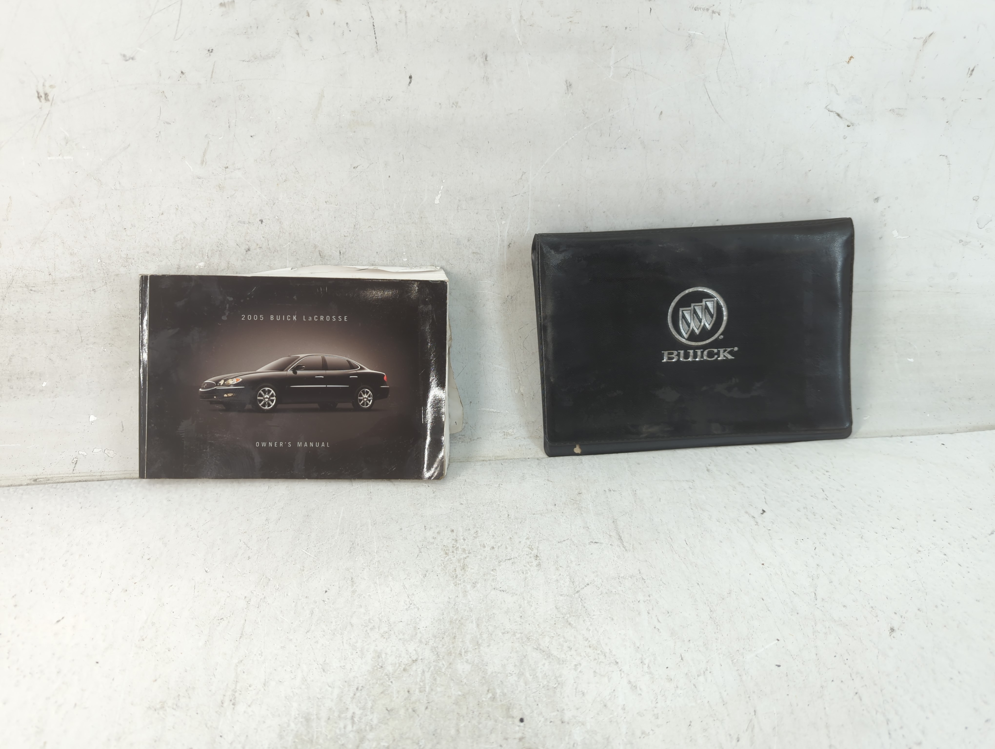 2005 Buick Lacrosse Owners Manual Book Guide 923010 - Oemusedautoparts1.com