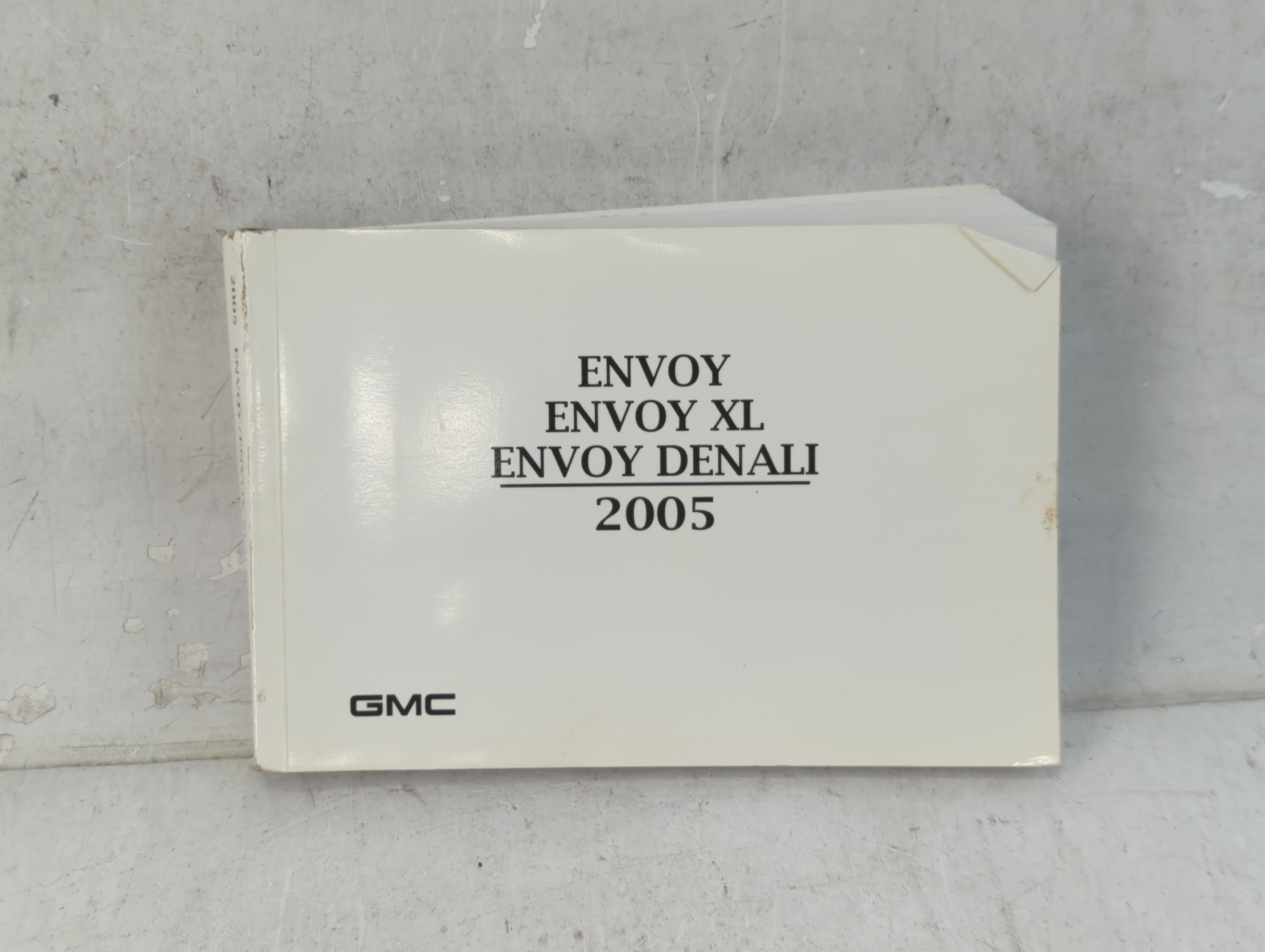 2005 Gmc Envoy Owners Manual Book Guide 923018 - Oemusedautoparts1.com