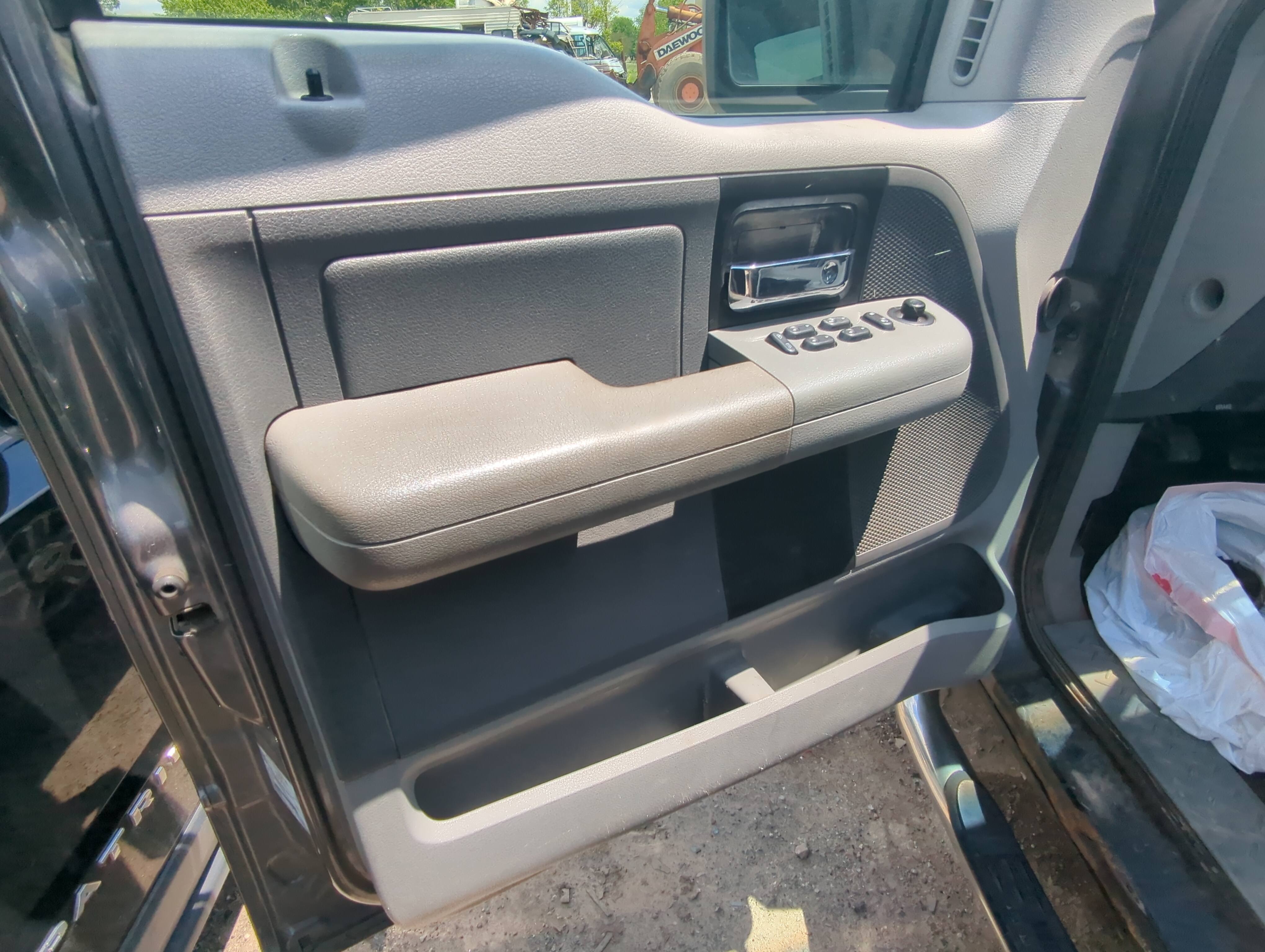 Picture of 2005 Ford F-150 Front Left Driver Interior Door Panel Trim 923267