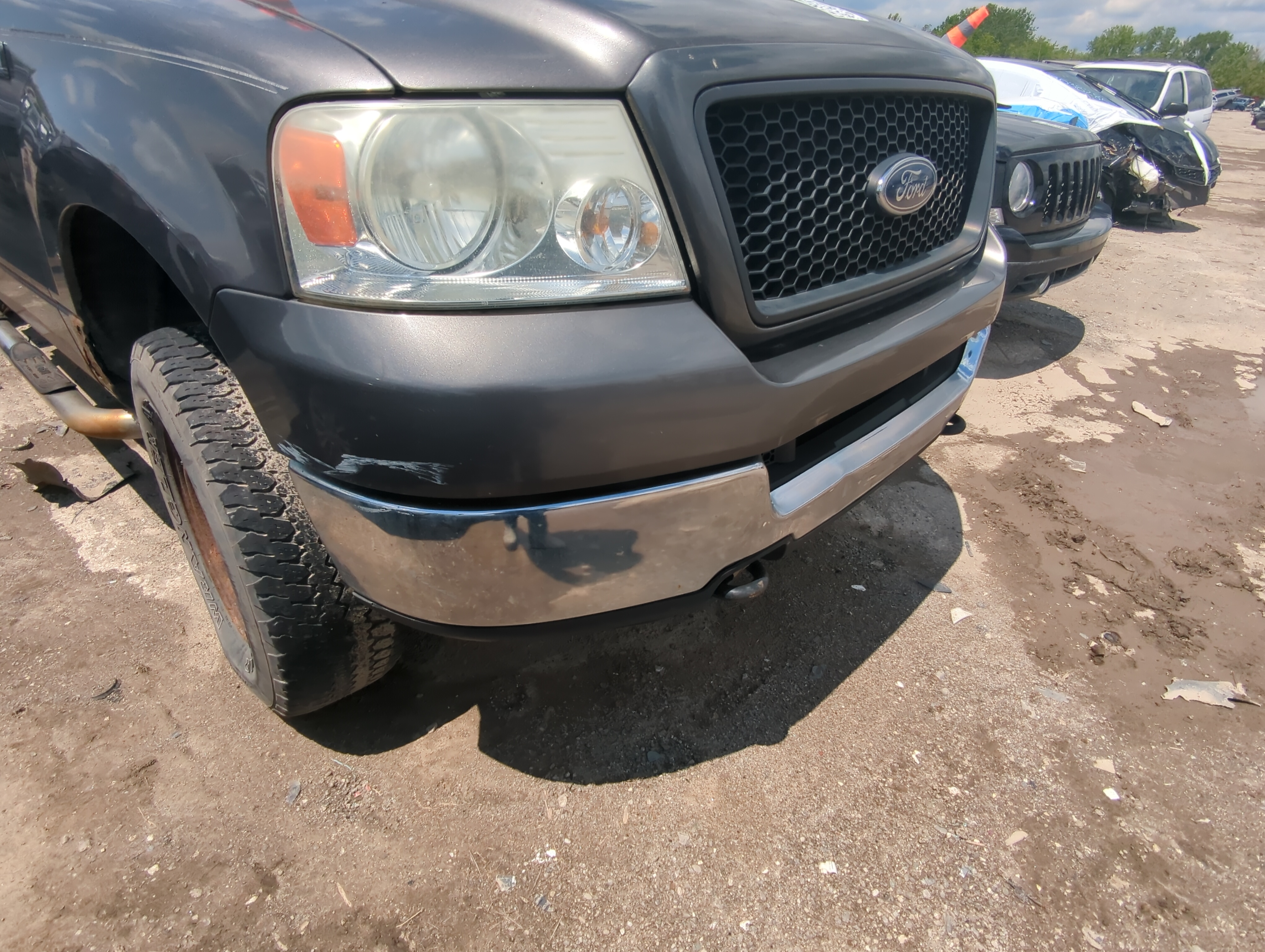 Picture of 2004-2005 Ford F-150 Front Bumper - Oem 923337