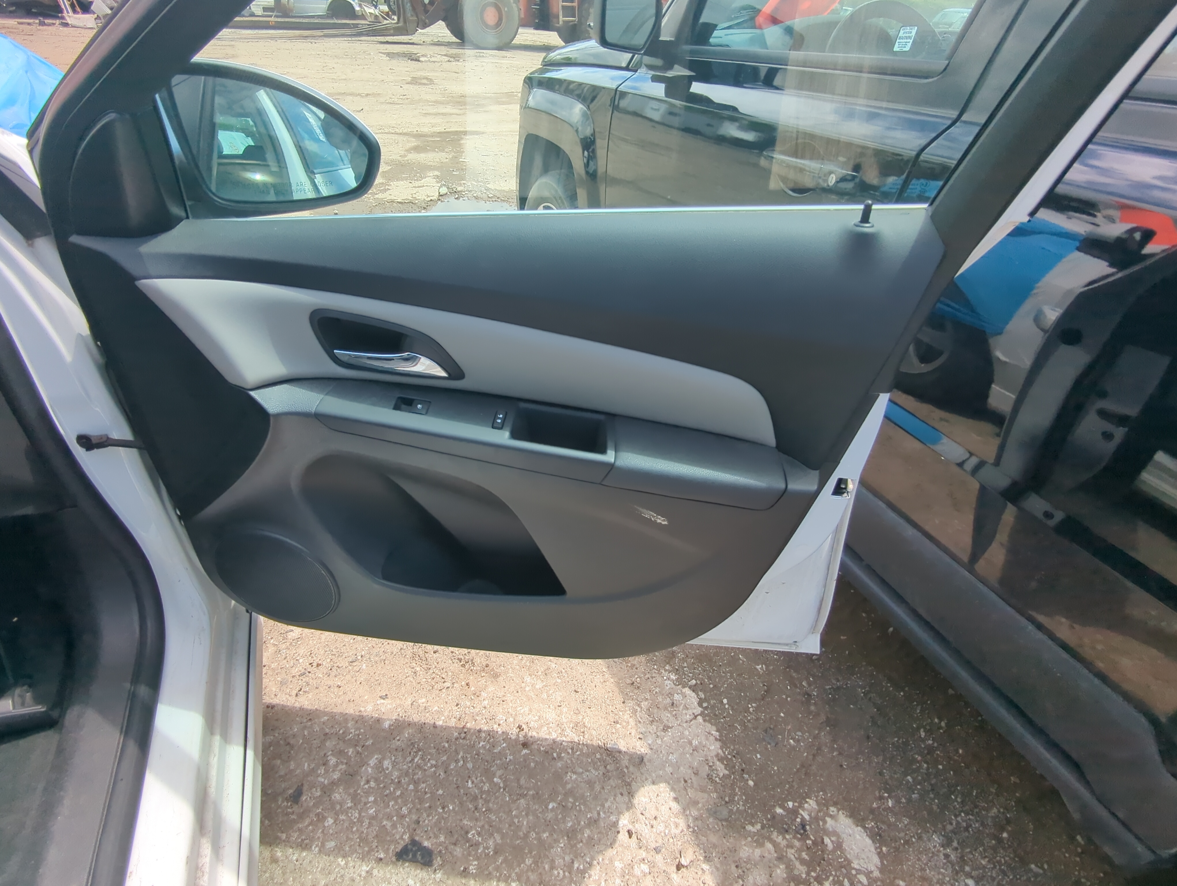 Picture of 2015 Chevrolet Cruze Front Right Passenger Interior Door Panel Trim 923477