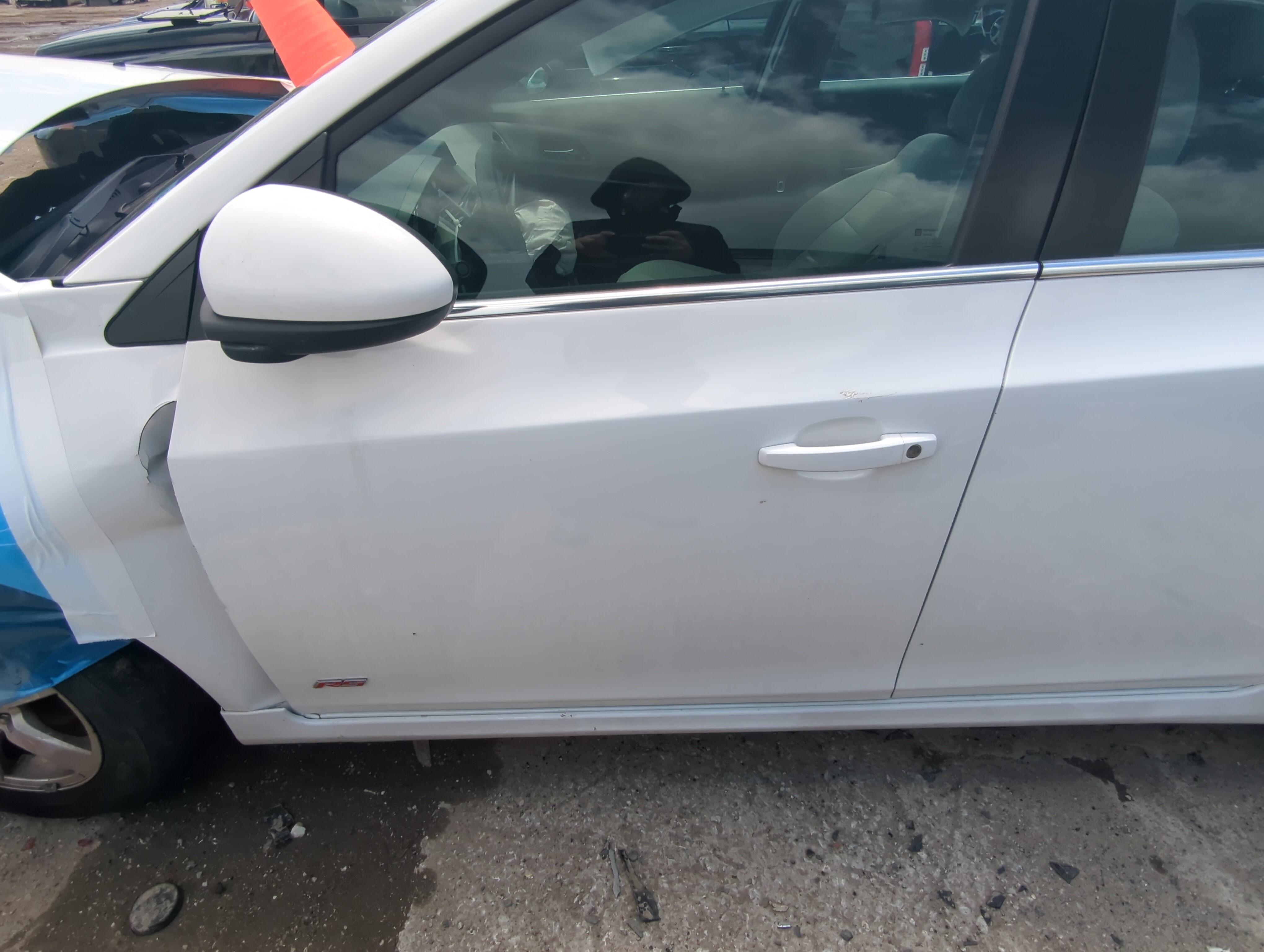 2012-2016 Chevrolet Cruze Driver Front Door Oem 923514 - Oemusedautoparts1.com