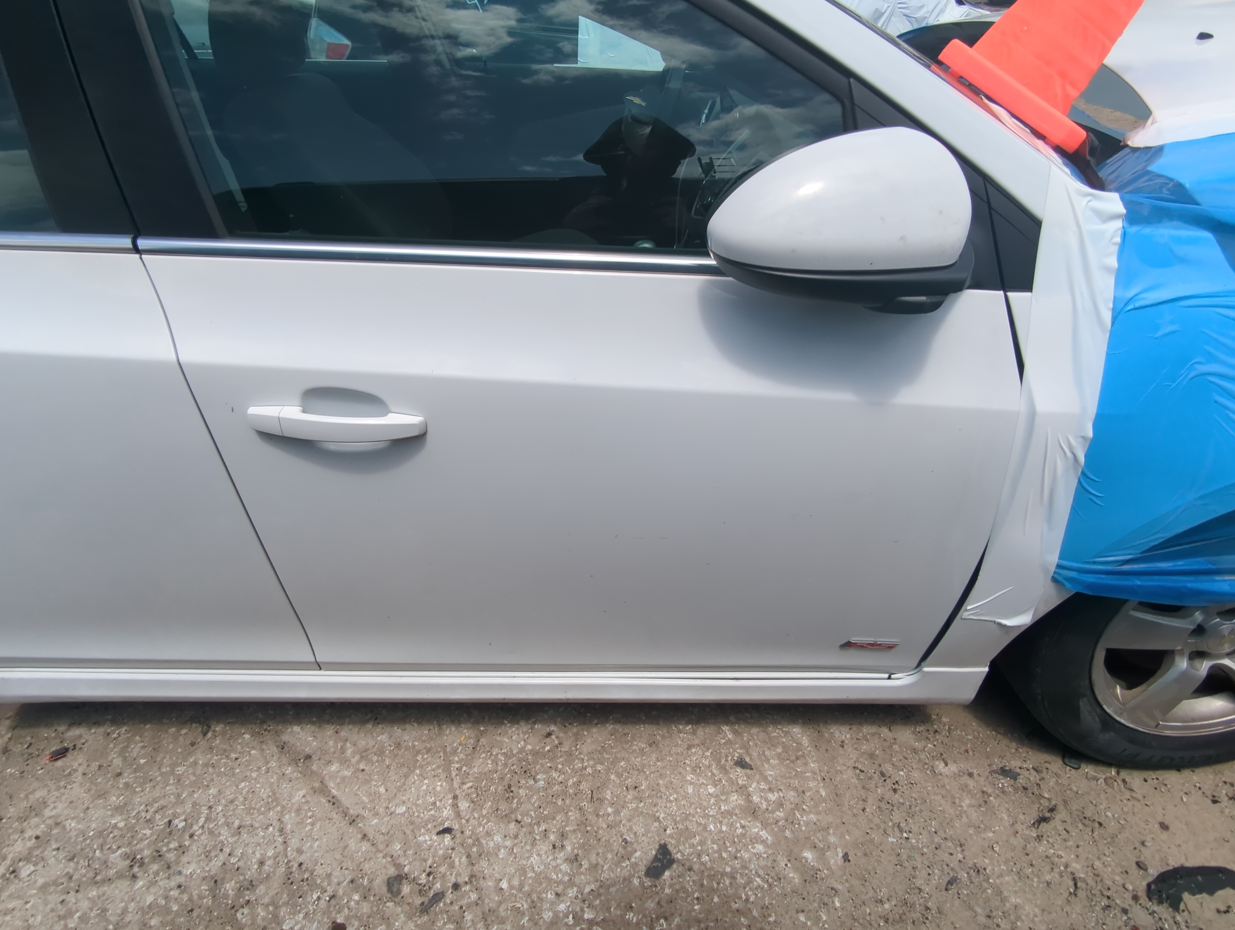 2012-2016 Chevrolet Cruze Passenger Front Door Oem 923553 - Oemusedautoparts1.com