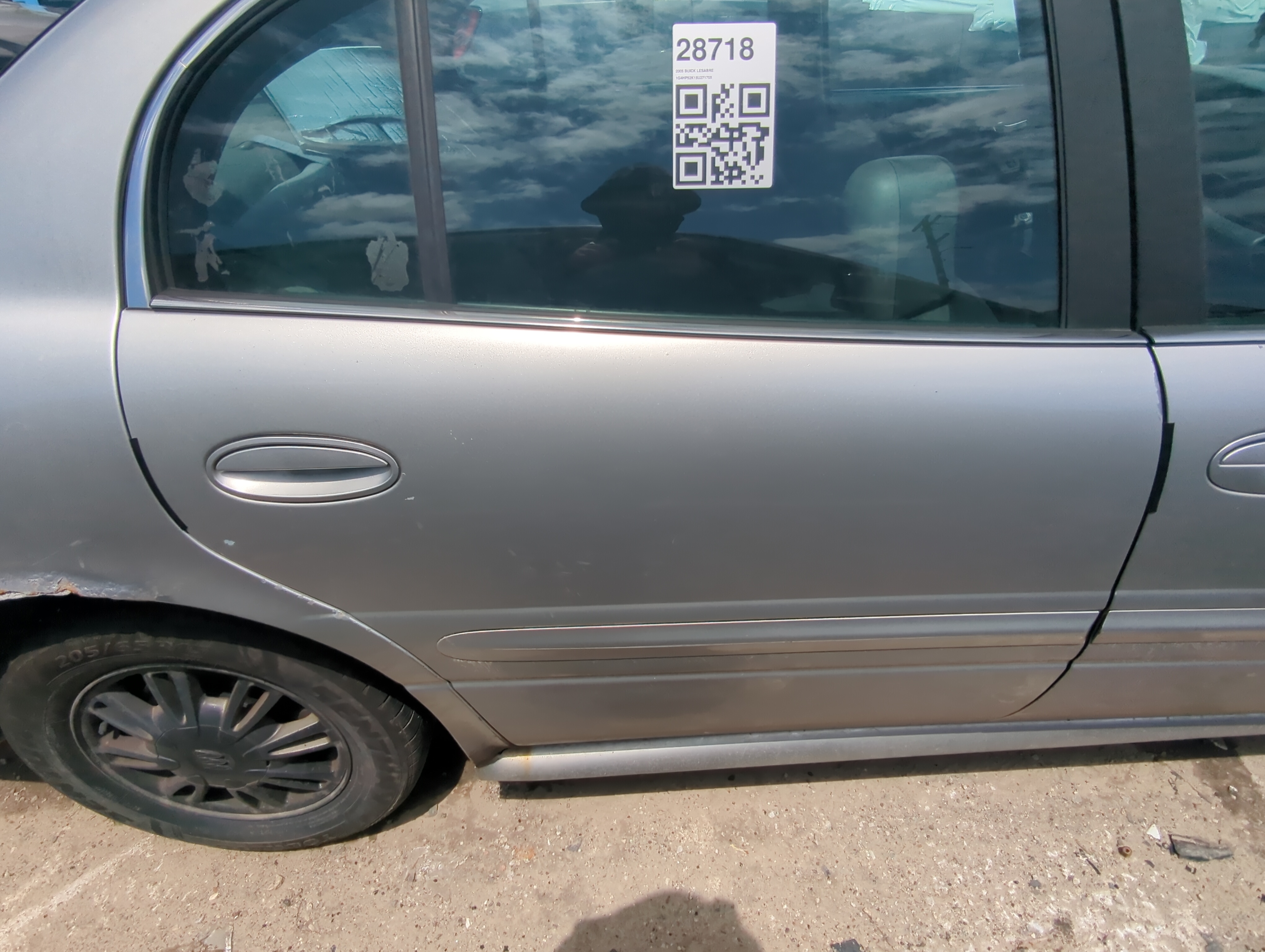 Picture of 2000-2005 Buick Lesabre Passenger Rear Door Oem 923661