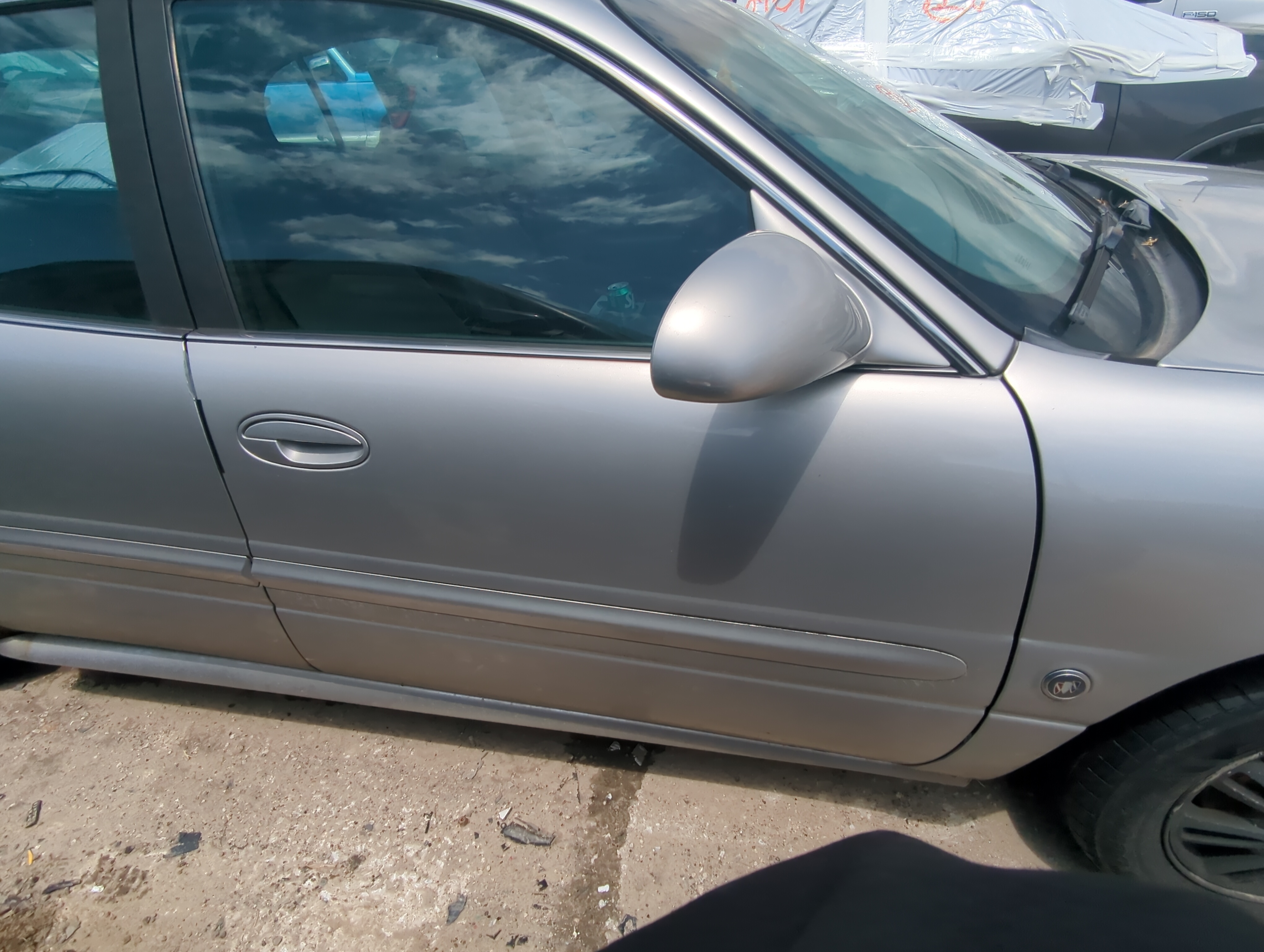 Picture of 2000-2005 Buick Lesabre Passenger Front Door Oem 923704